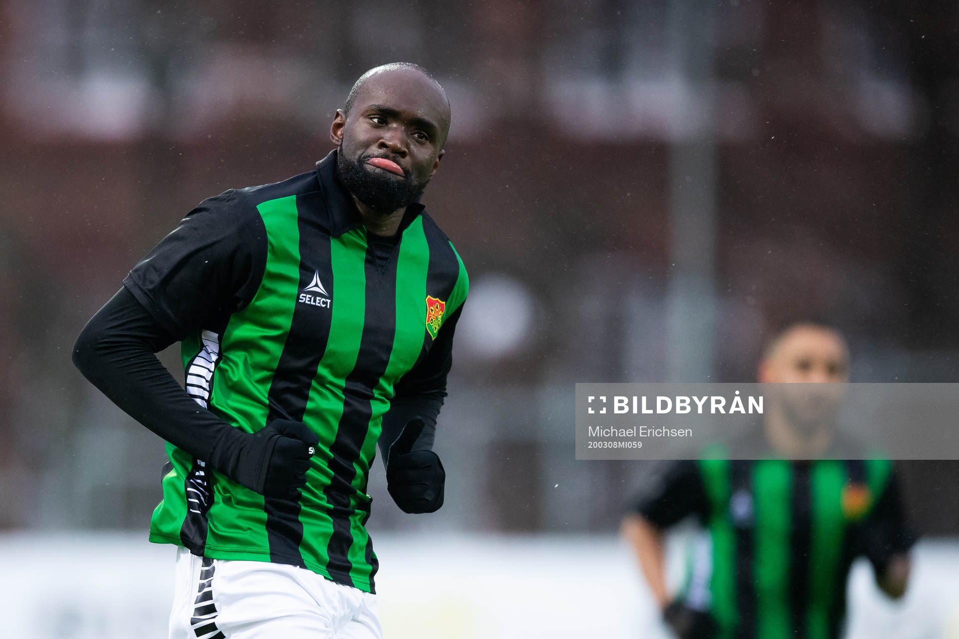 Gais Boris Lumbana jublar