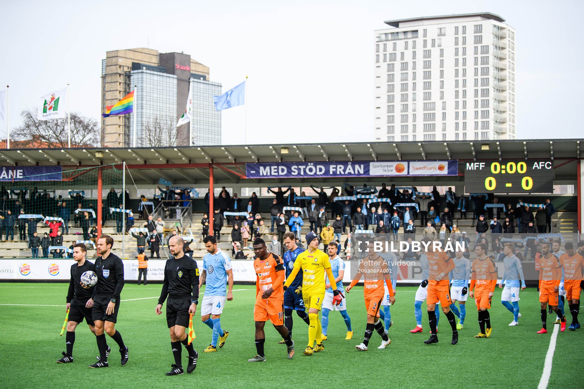 Malmö FFs och  AFC Eskilstunas spelare