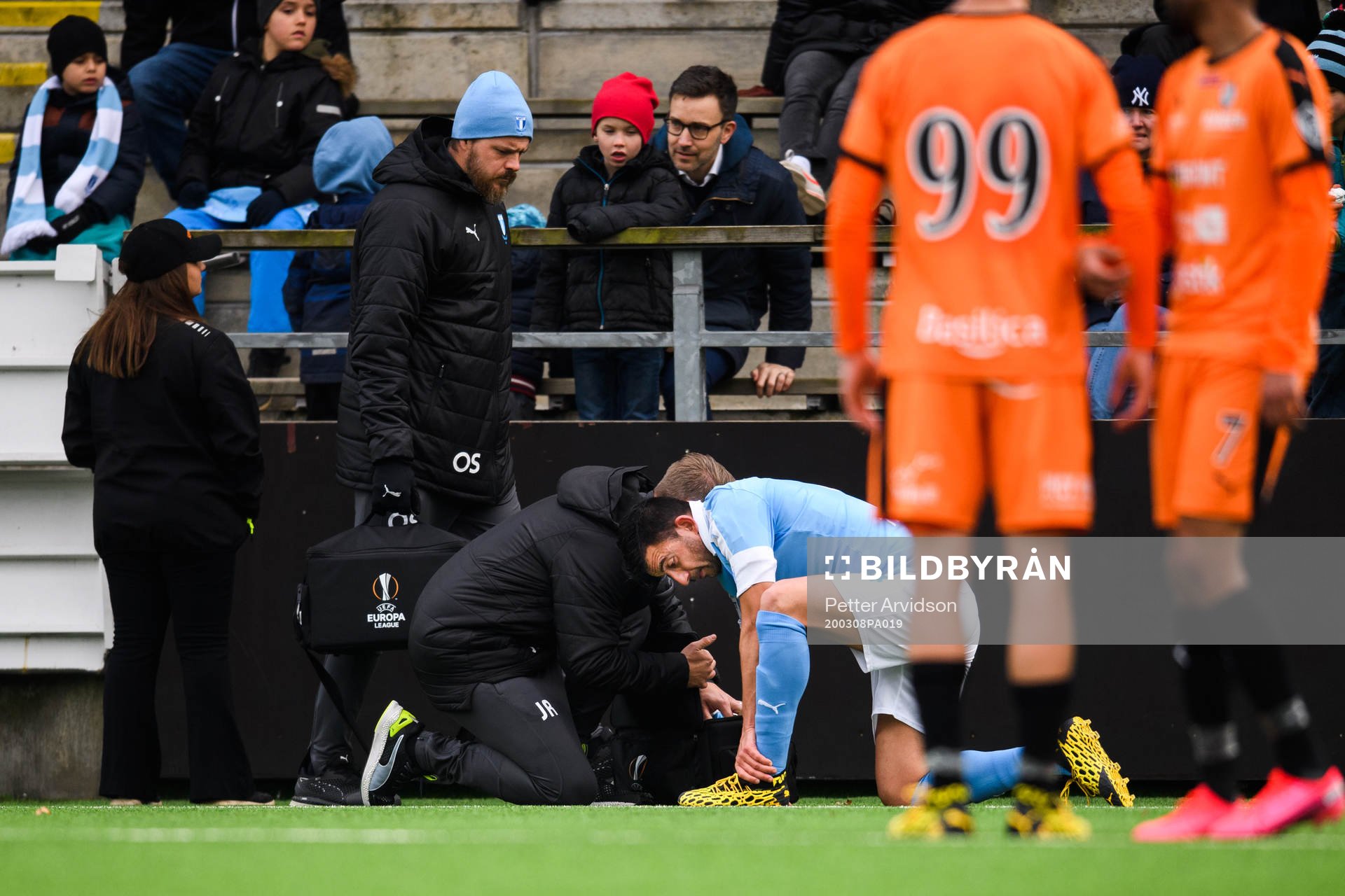 Malmö FFs Behrang Safari får vård