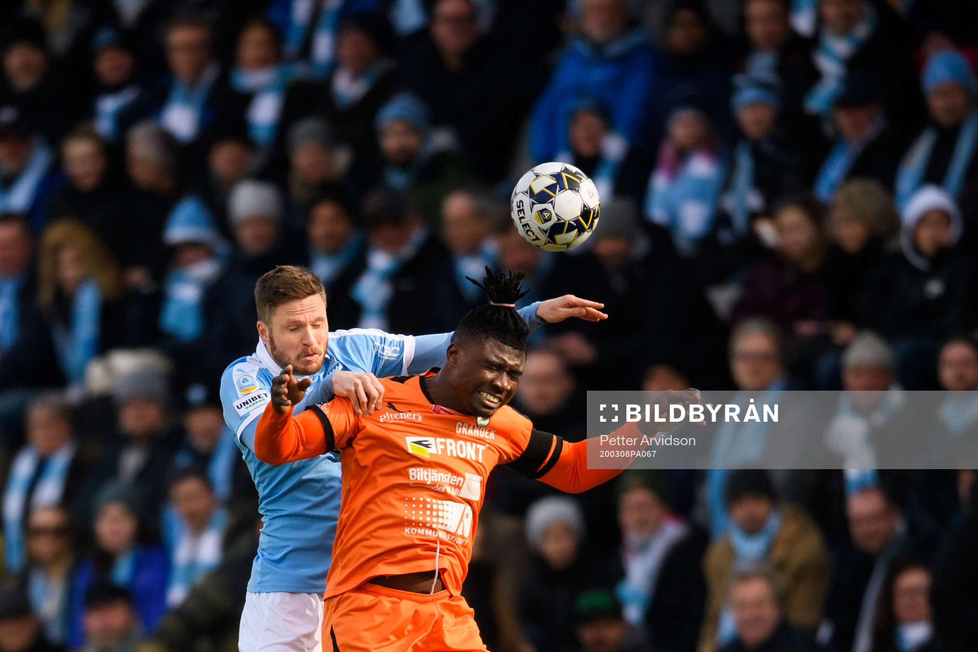 Malmö FFs Lasse Nielsen och AFC Eskilstunas Onyedikachukwu