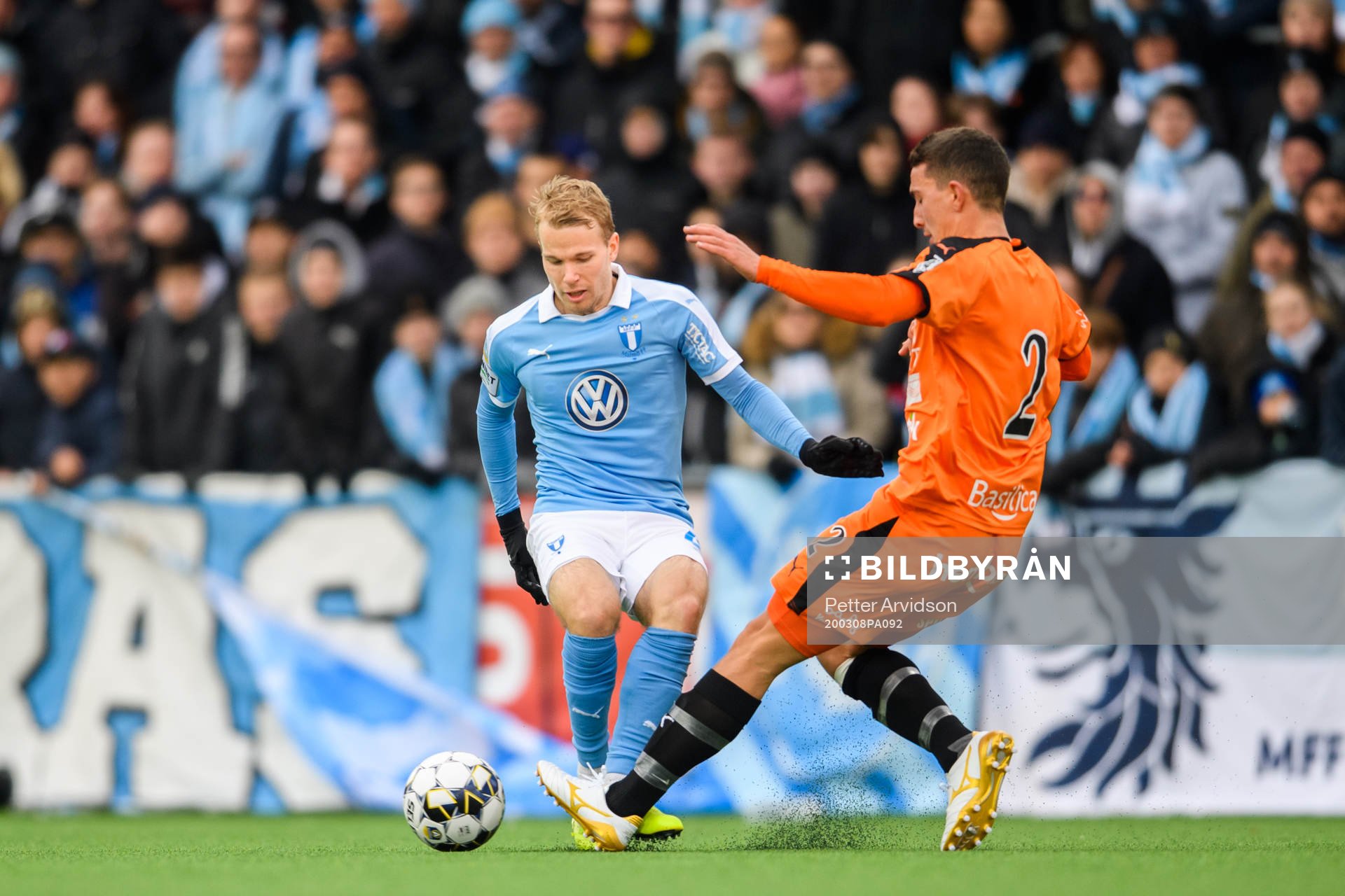 Malmö FFs Oscar Lewicki och AFC Eskilstunas Adnan Kojic