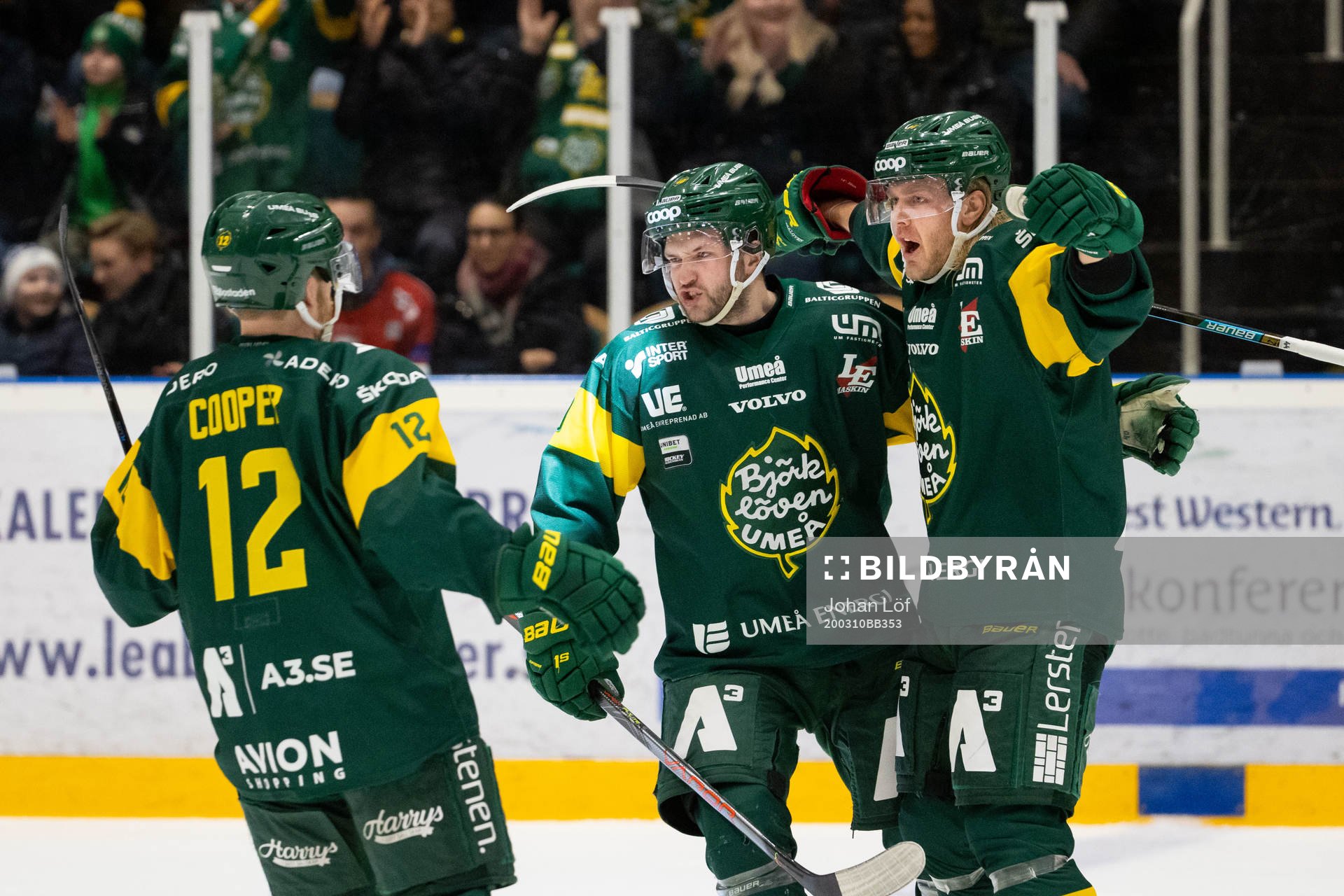 Björklövens Sebastian Selin och Olle Liss jublar