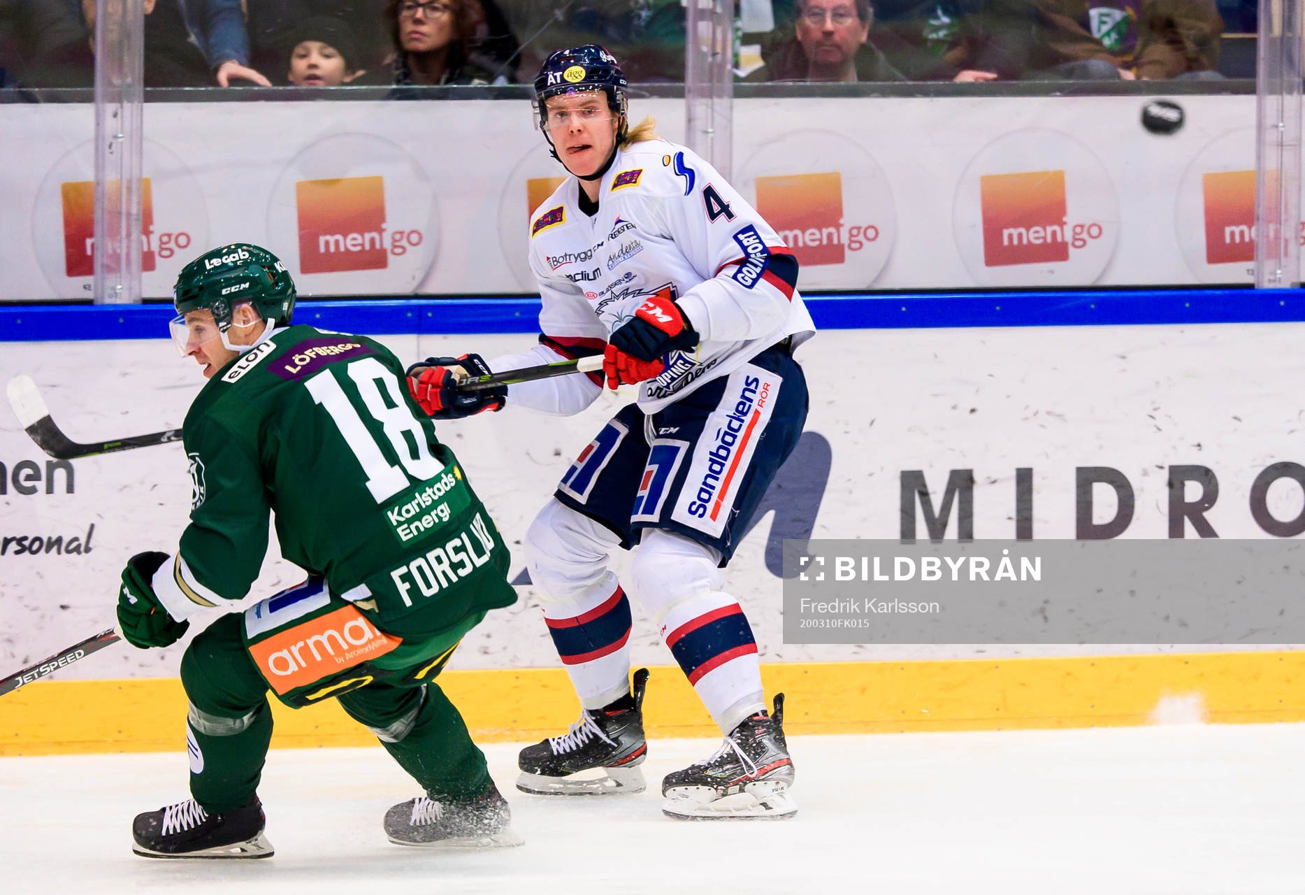Färjestads Emil Forslund och Linköpings Samuel Lofquist