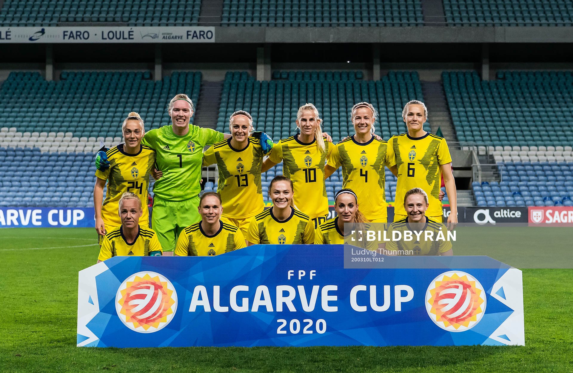 Players of Sweden line up for a team photo
