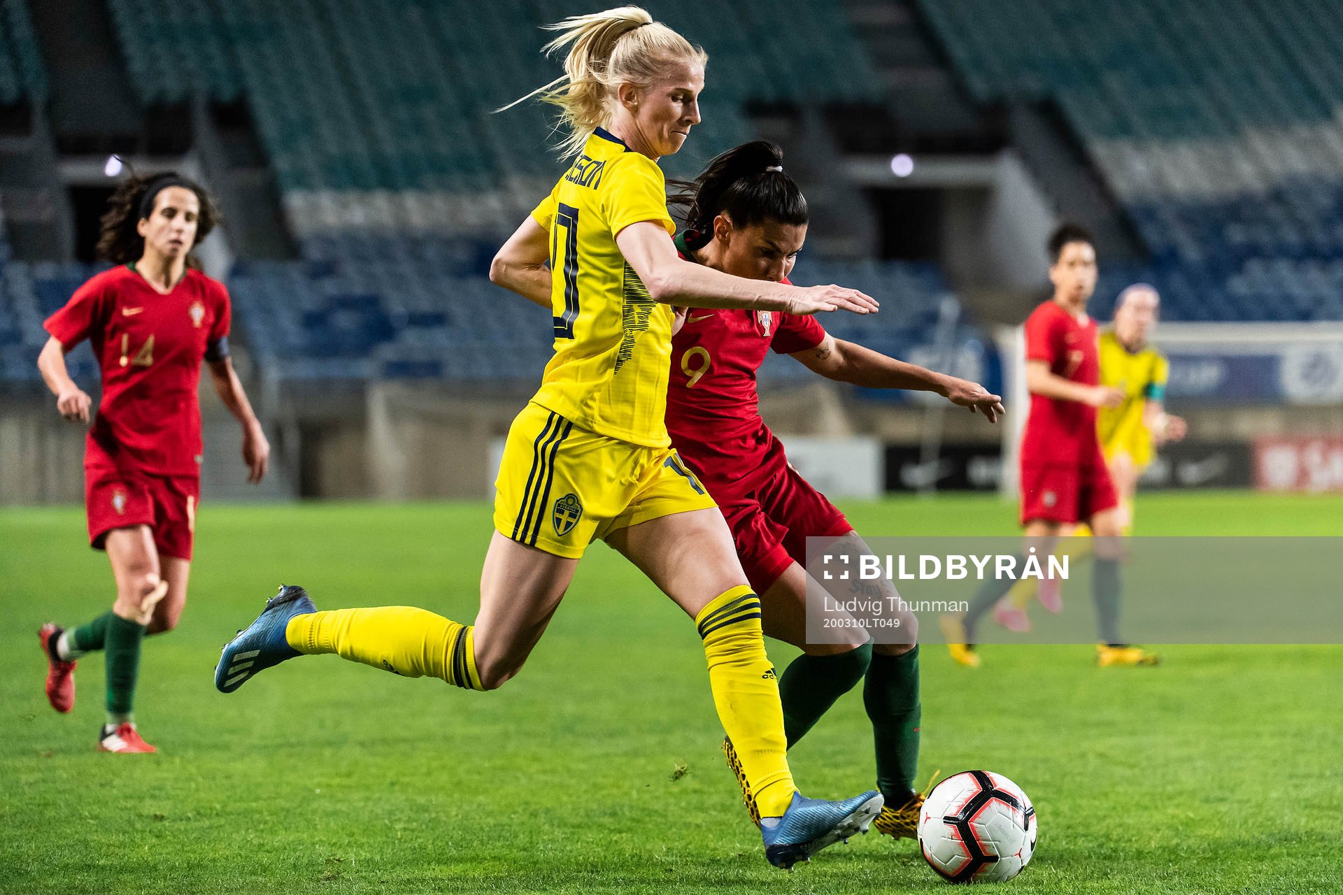 Sofia Jakobsson of Sweden and Ana Borges +of Portugal during the Algarve Cup match between Portugal and Sweden on March 10, 2020 in Faro.