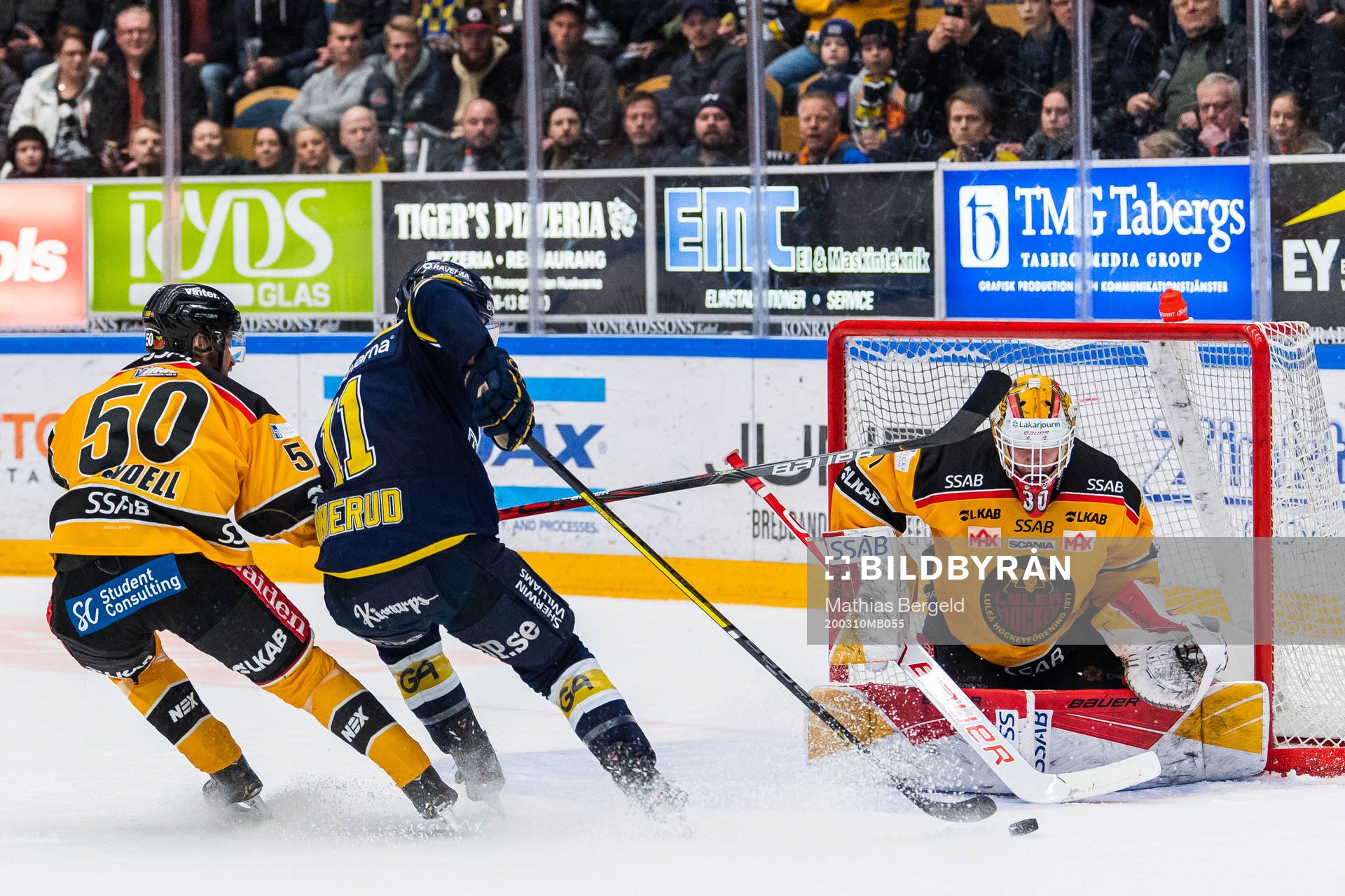 Luleås Daniel Sondell och målvakt Jesper Wallstedt