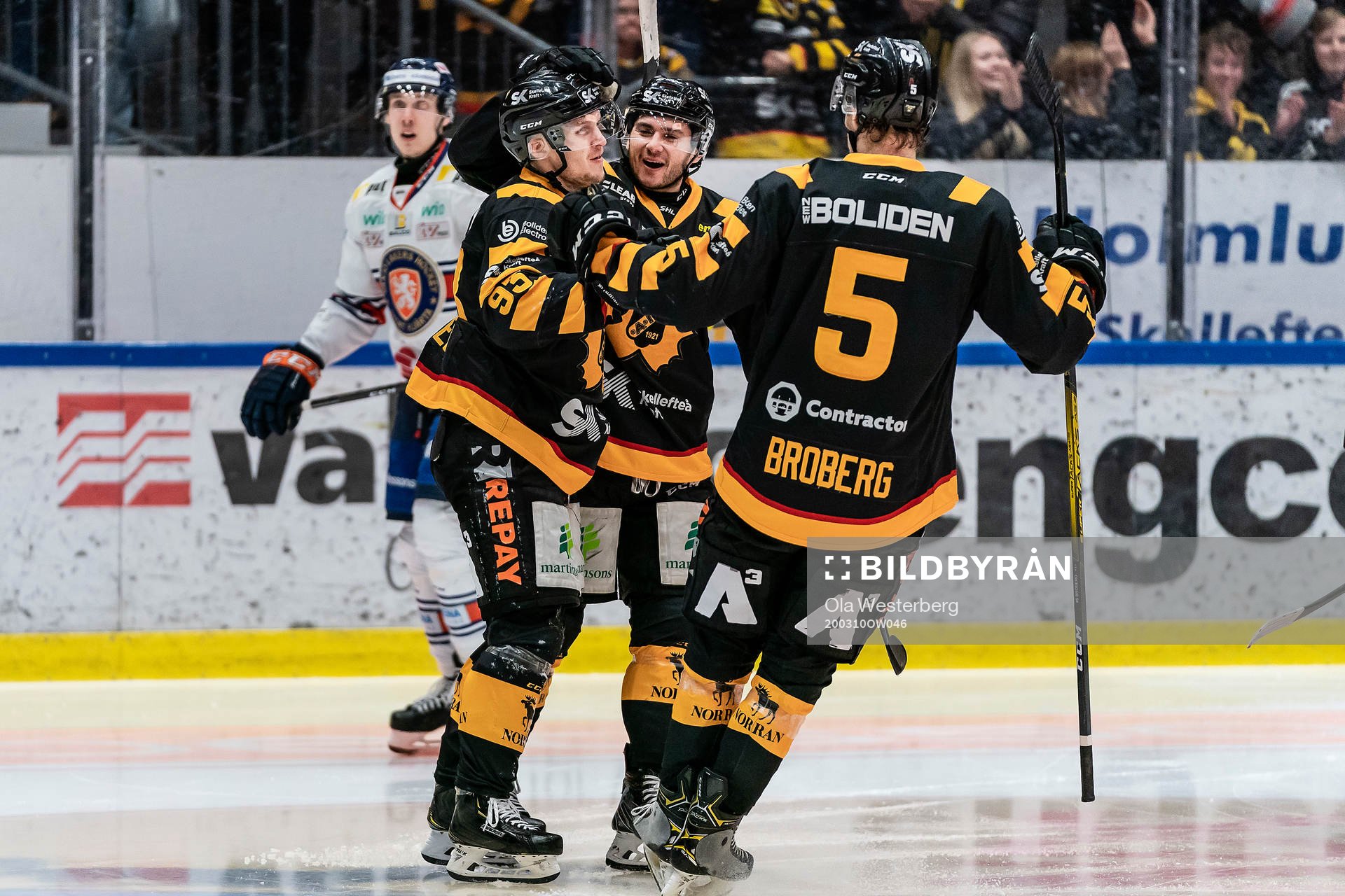 Skellefteås Toni Kallela, Darren Nowick och Philip Broberg
