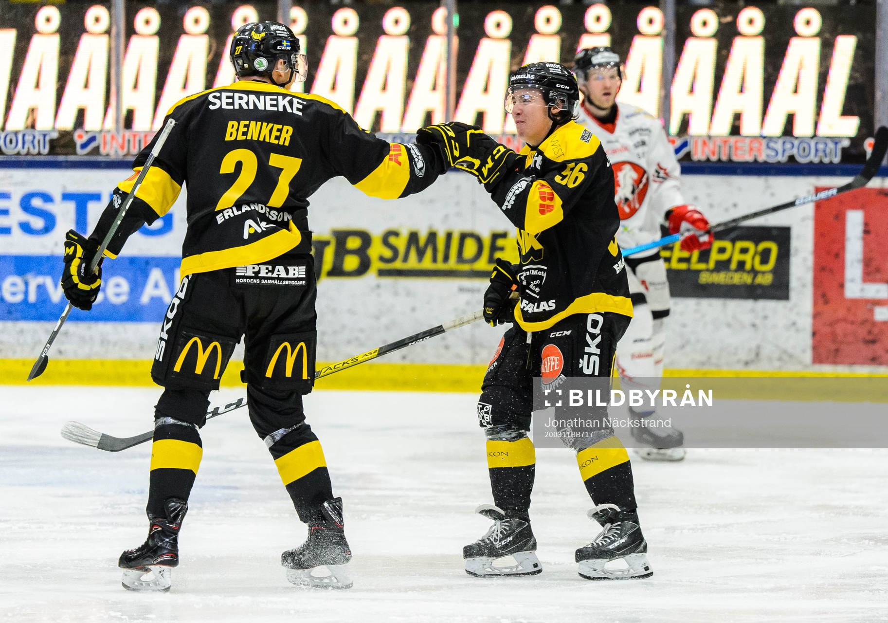 Västerås Alexander Lunsjö jublar