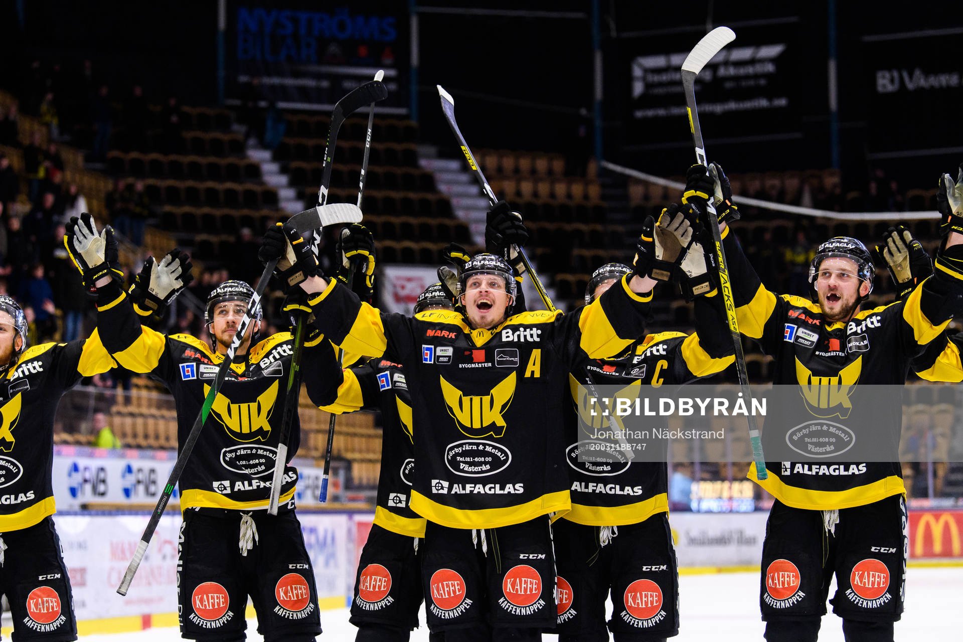 Västerås spelare jublar