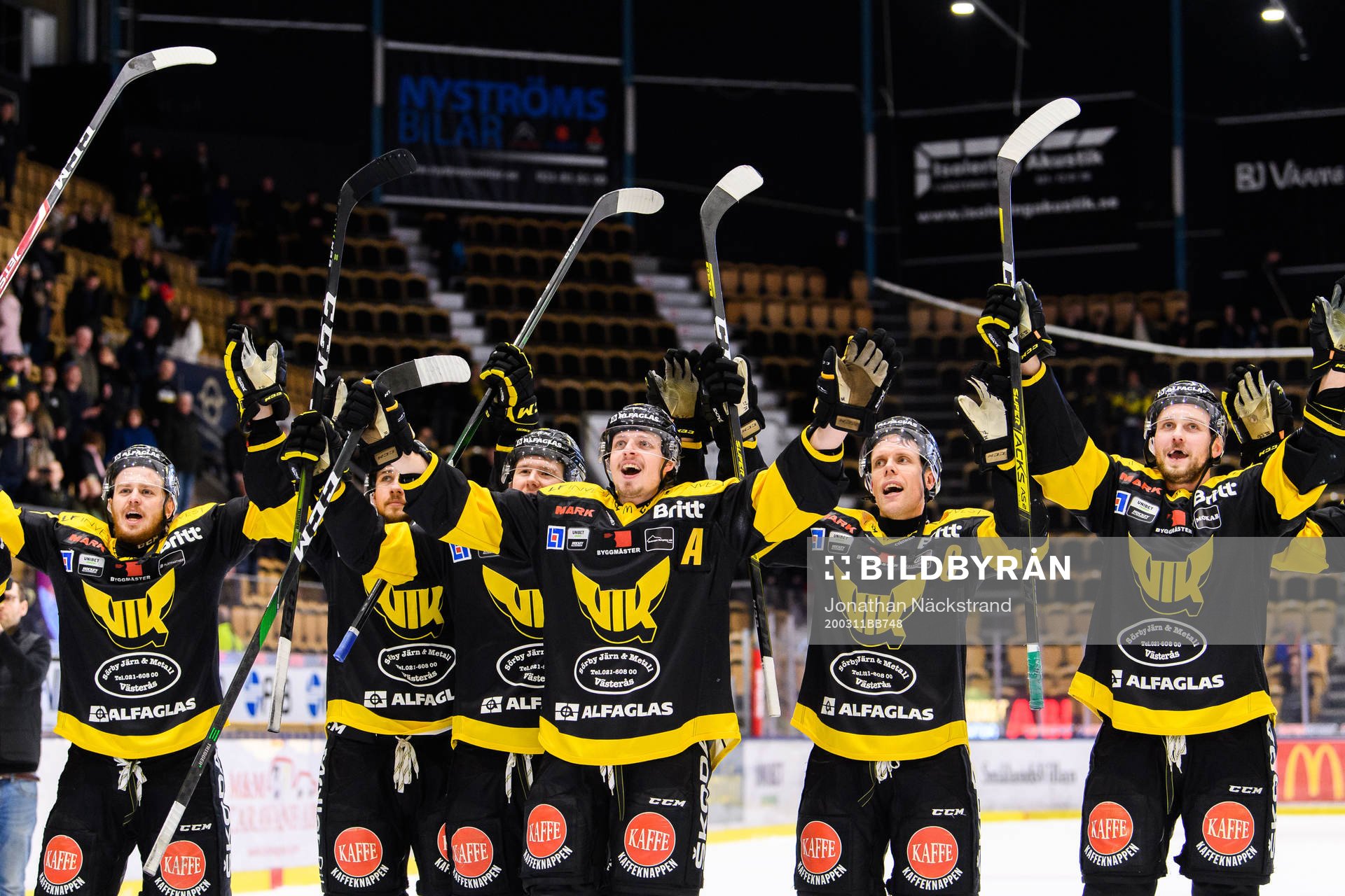 Västerås spelare jublar