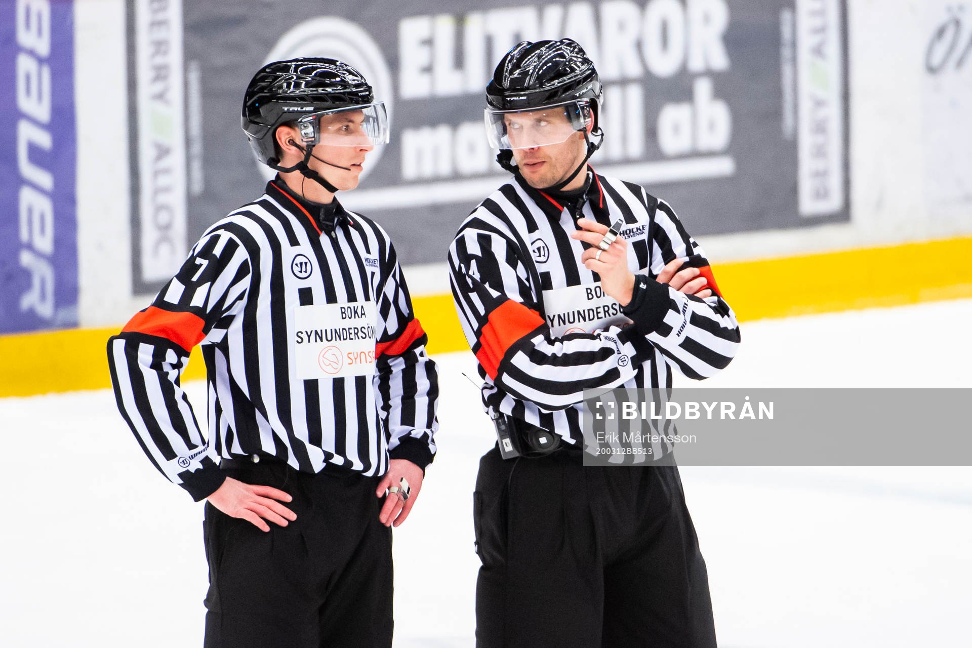 Domarna Christoffer Holm och Johan Magnusson