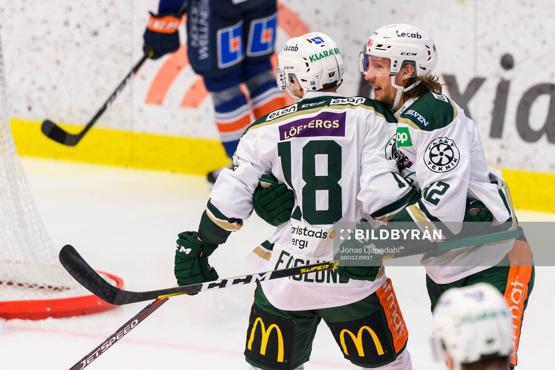 Färjestads Axel Ottosson och Jesper Olofsson jublar