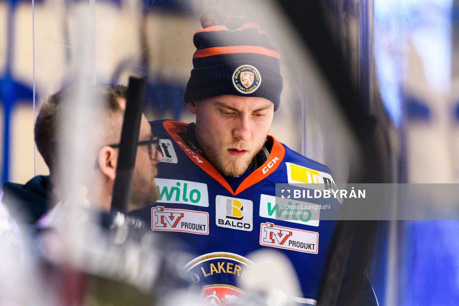 Växjös målvakt Viktor Andrén deppar