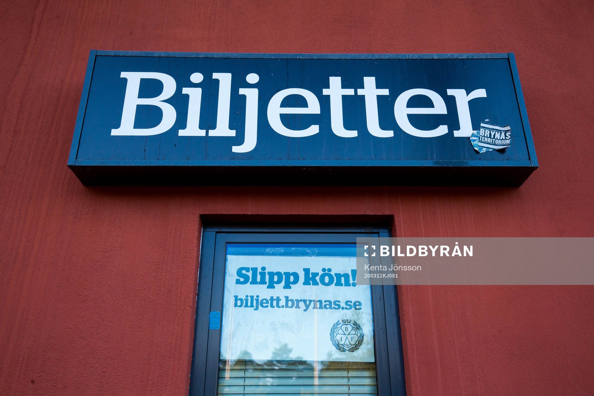 En skylt vid biljettlucka vid Monitor ERP Arena