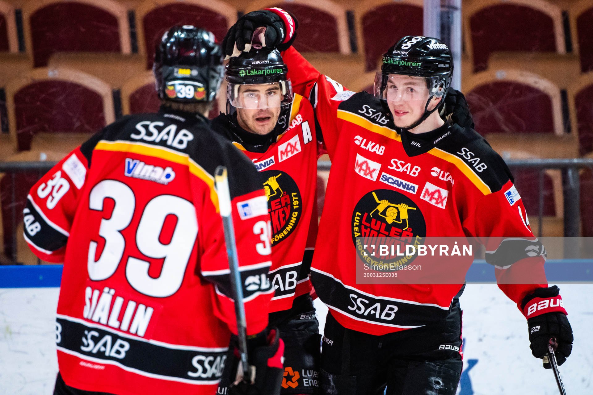 Luleås Karl Fabricius och Jonas Berglund jublar