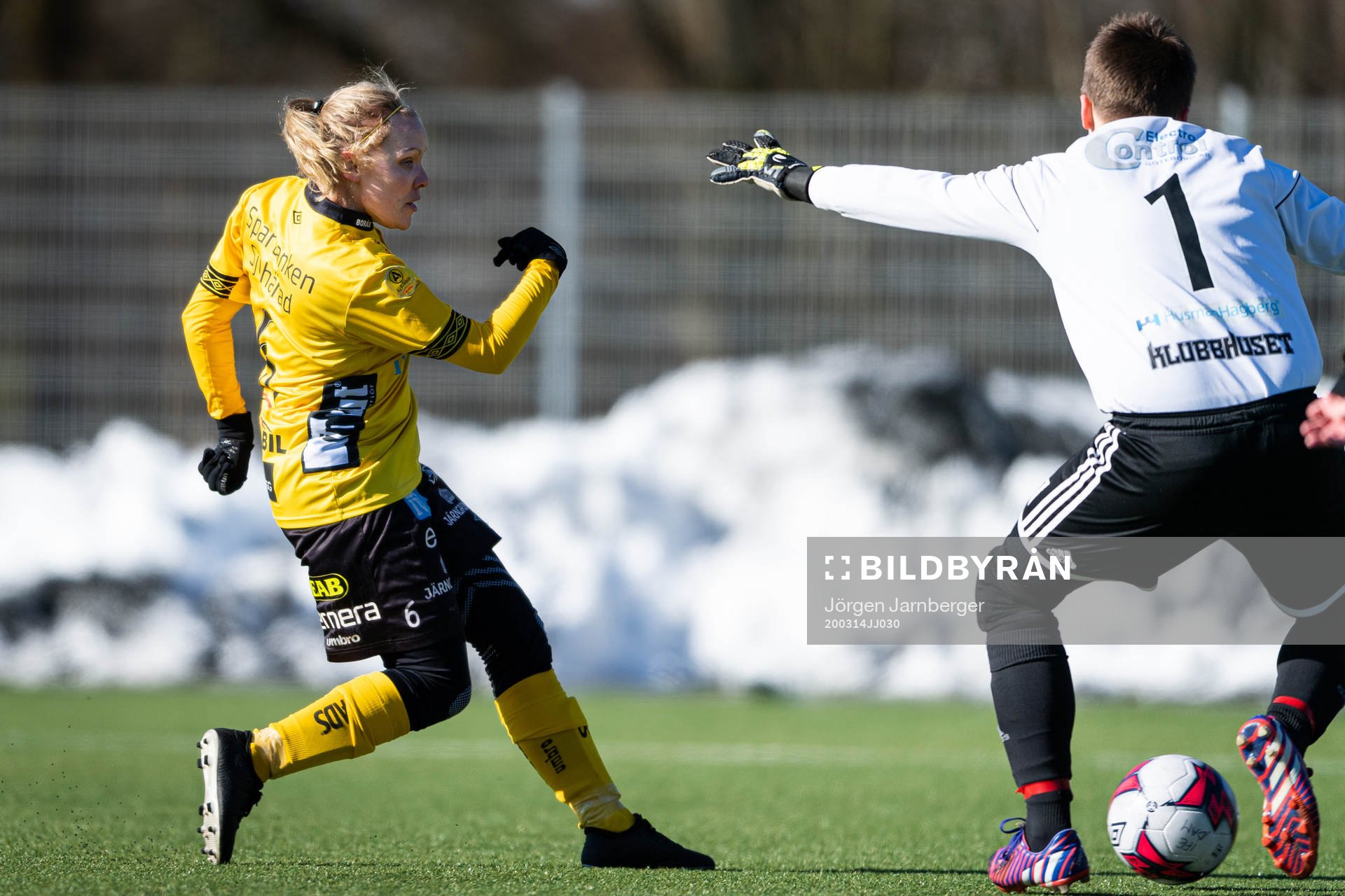 Elfsborgs Linda Westberg Carlsson under fotbollsmatchen i DM mellan Elfsborg och Rävlanda den 14 mars 2020 i Borås.
