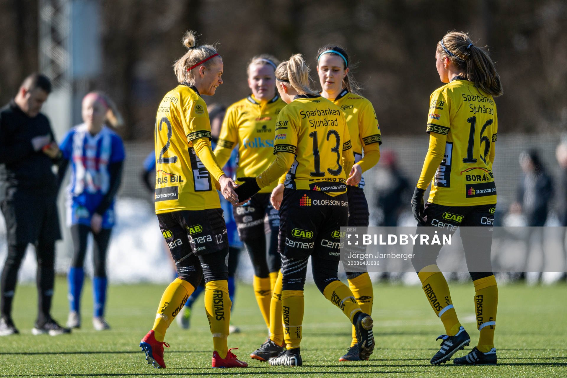 Elfsborgs Evelina Brink kramas om av lagkamraterna