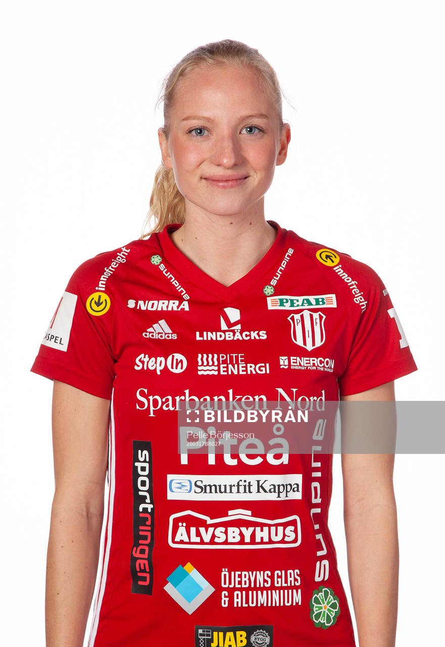 Piteås Astrid Larsson poserar för ett porträtt den 17 mars 2020 i Piteå.