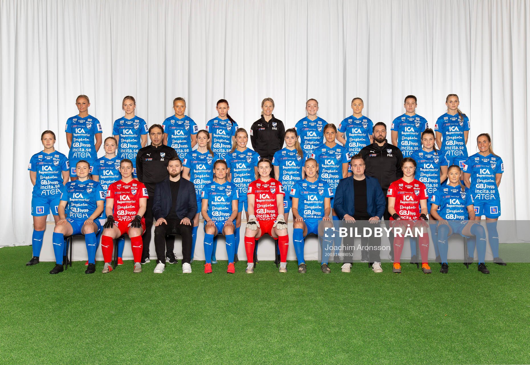 IFK Kalmar poserar för en lagbild den 18 mars 2020 i Kalmar. Bakre ledet från vänster: Anna Wretman, Maja Träff Williams, Jennie Egeriis, Ofelia Medhammar, leg fysioterapeut Sofia Ryman Augustsson, Andrea Celeste Thorisson, Sara Johansson, Tabby Tindell, Amanda Persson. Mittenledet från vänster: Selma Berggren, Wilma Finnman, assisterande tränare Ahmad Kourdoghli, Sofia Olsson, Mimmi Asperot, Nadine Atterlord, Kajsa Lang, målvaktstränare Alexandros Postanidis, Filippa Barksell, Hanna Persson. Sittande från vänster: Emma Jones, Sara Björck, tränare Joakim Lindén Johansson, Klara Rybrink, Emily Armstrong, Mikaela Almgren, tränare Martin Sjöstrand, Wilma Edman, Frida Johansson.