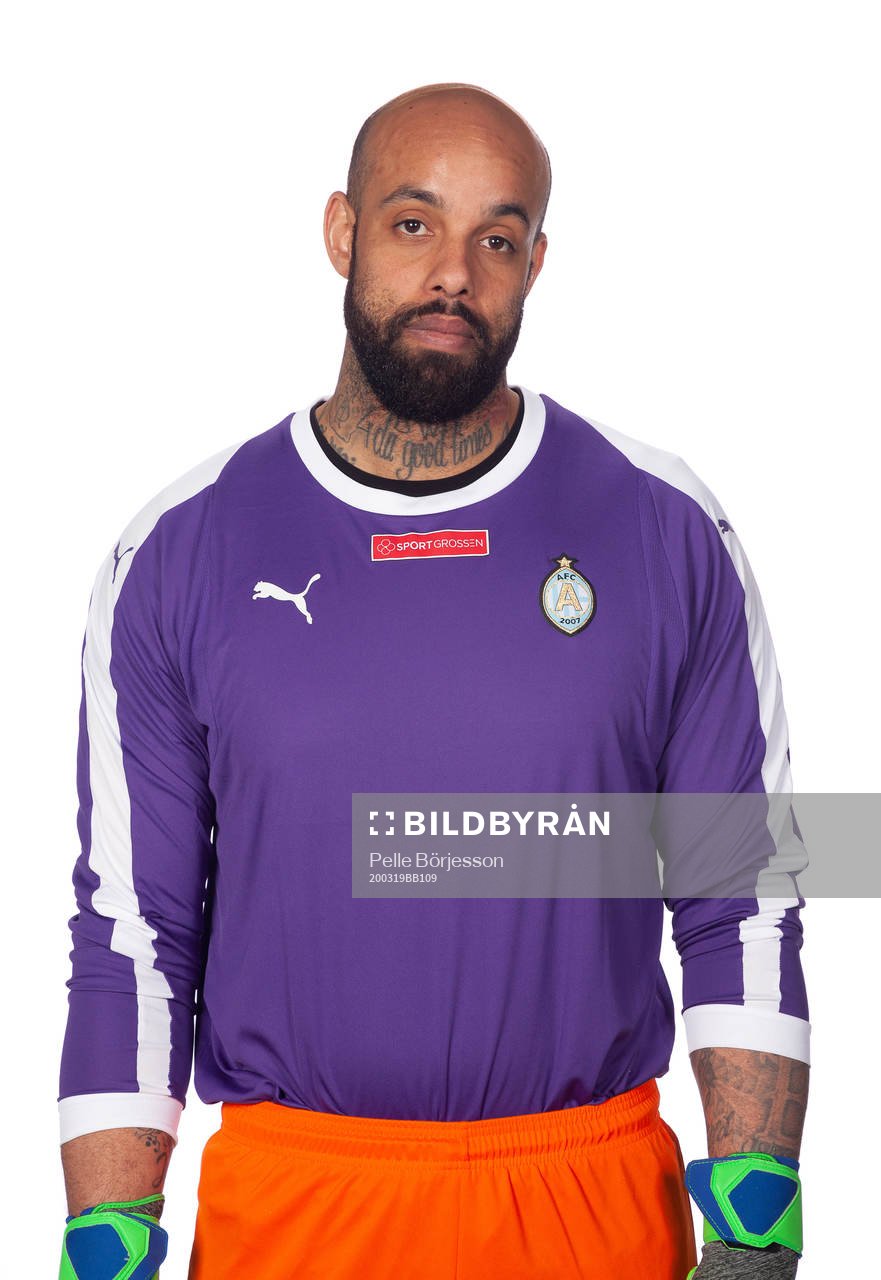 s målvakt Joshua Wicks