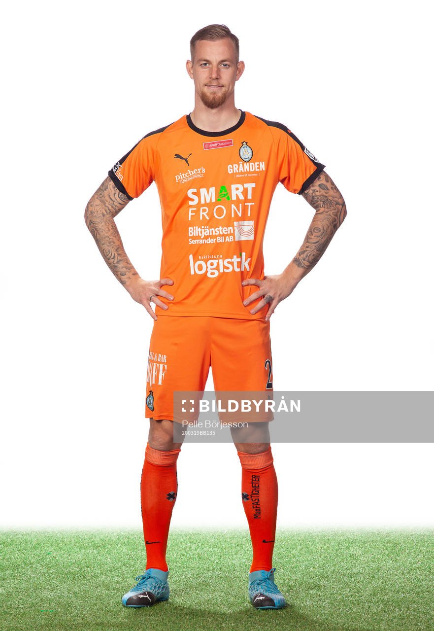 s Mamadou Kouyate