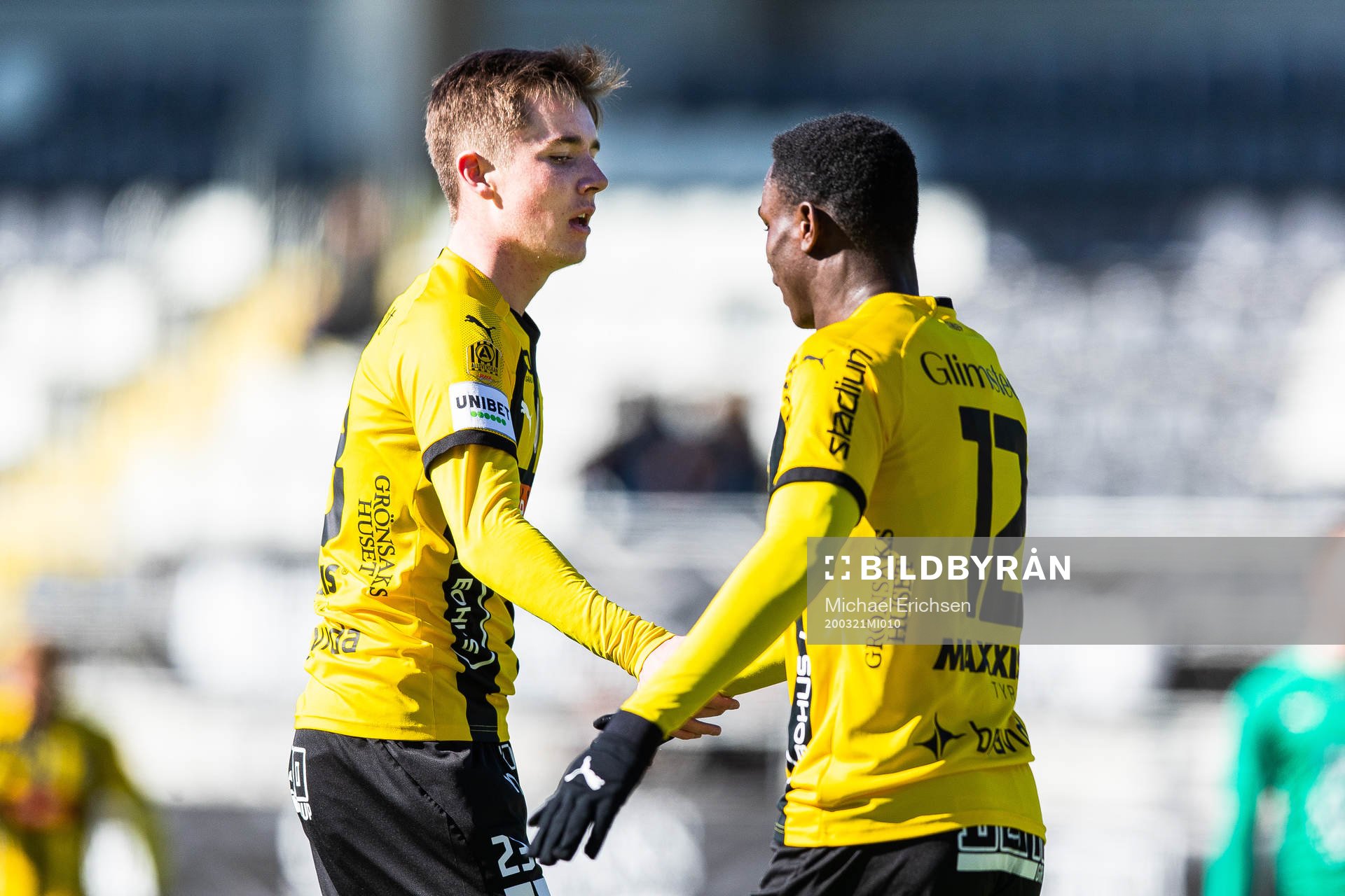 Häckens Patrik Wålemark jublar med Godswill Ekpolo