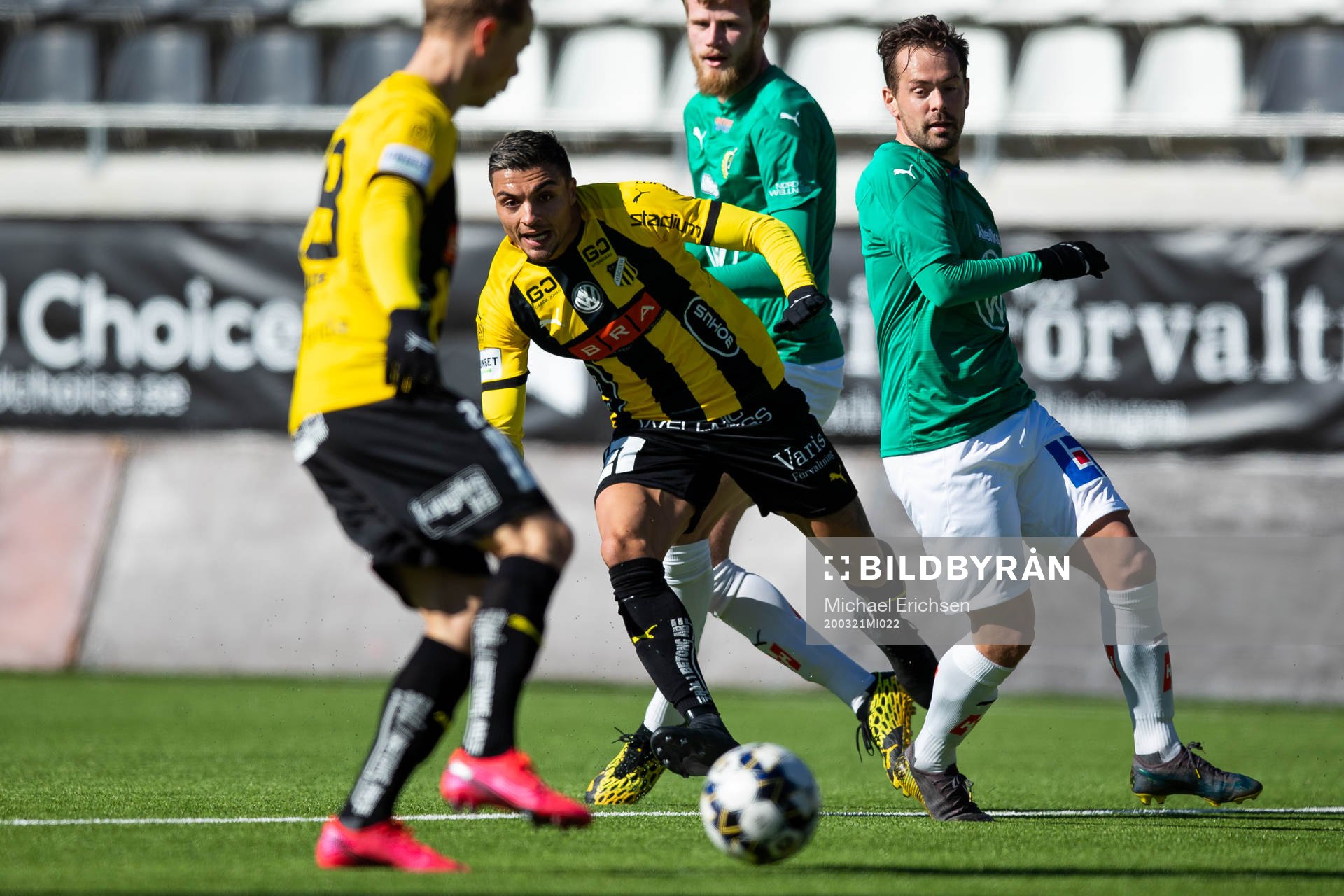 Häckens Ahmed Yasin väggspelar sig fram till 2-0 med Adam