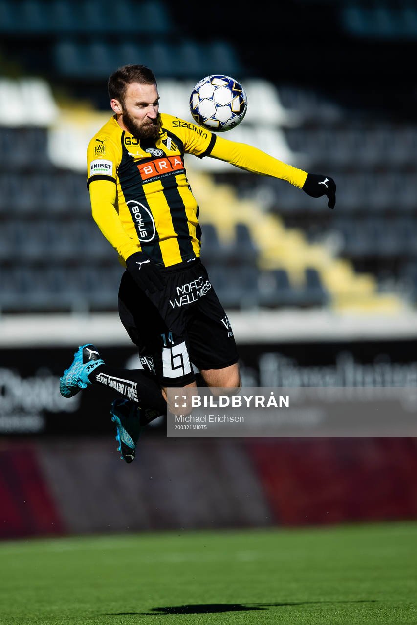 Häckens Oskar Sverrisson under träningsmatchen i fotboll mellan Häcken och Jönköpings Södra den 21 mars 2020 i Göteborg.
