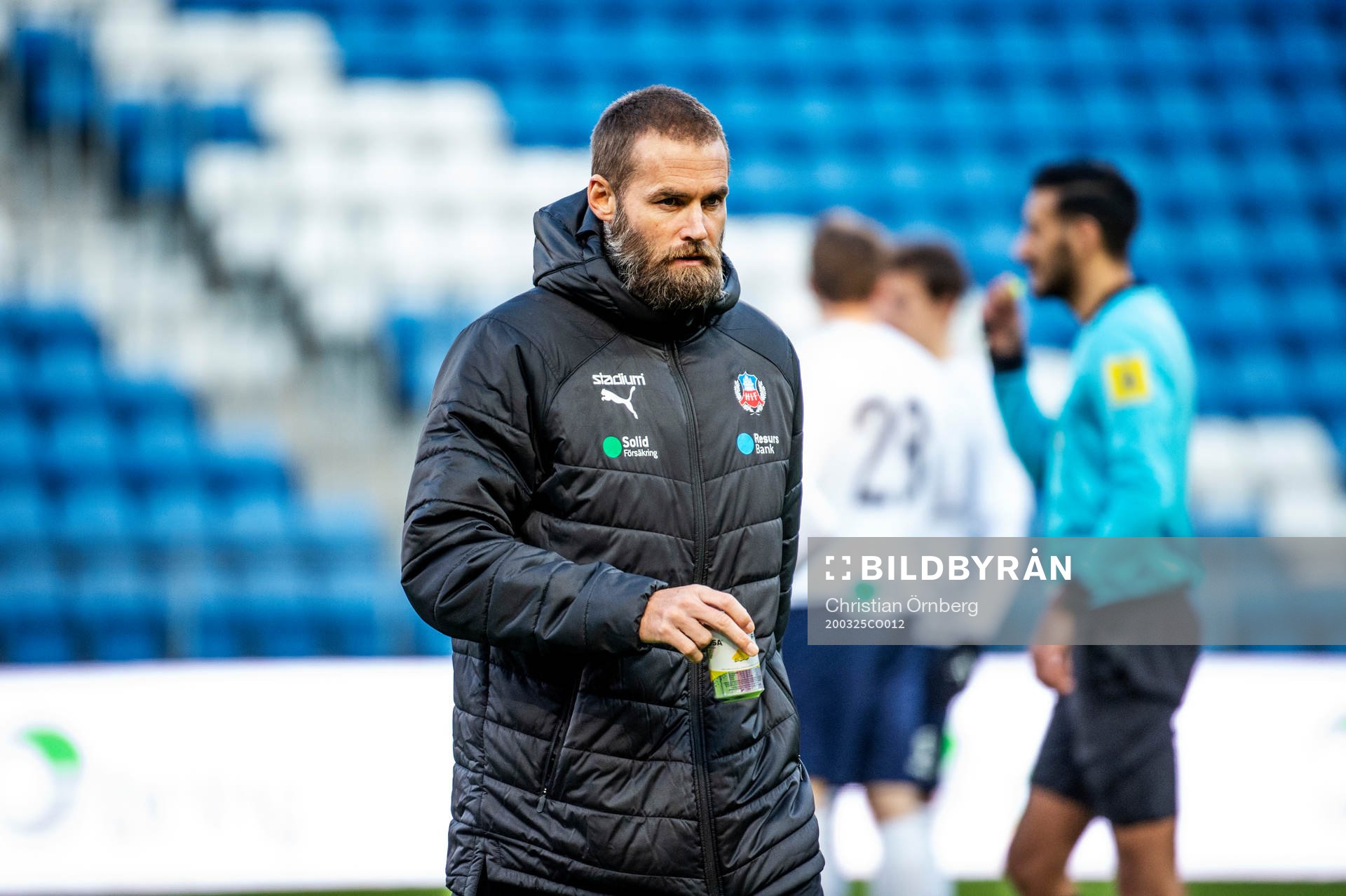 Tränare Olof Mellberg innan internmatchen i fotboll mellan