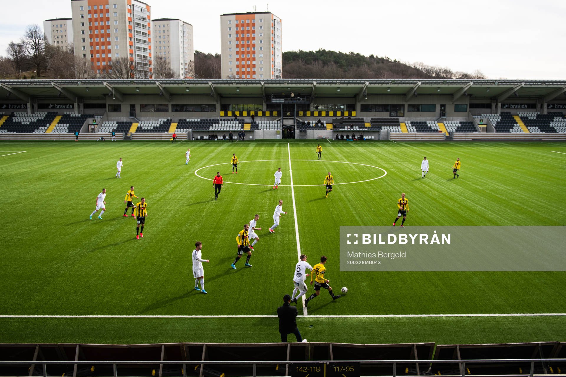 Bravida Arena med tomma läktare på grund av coronaviruset