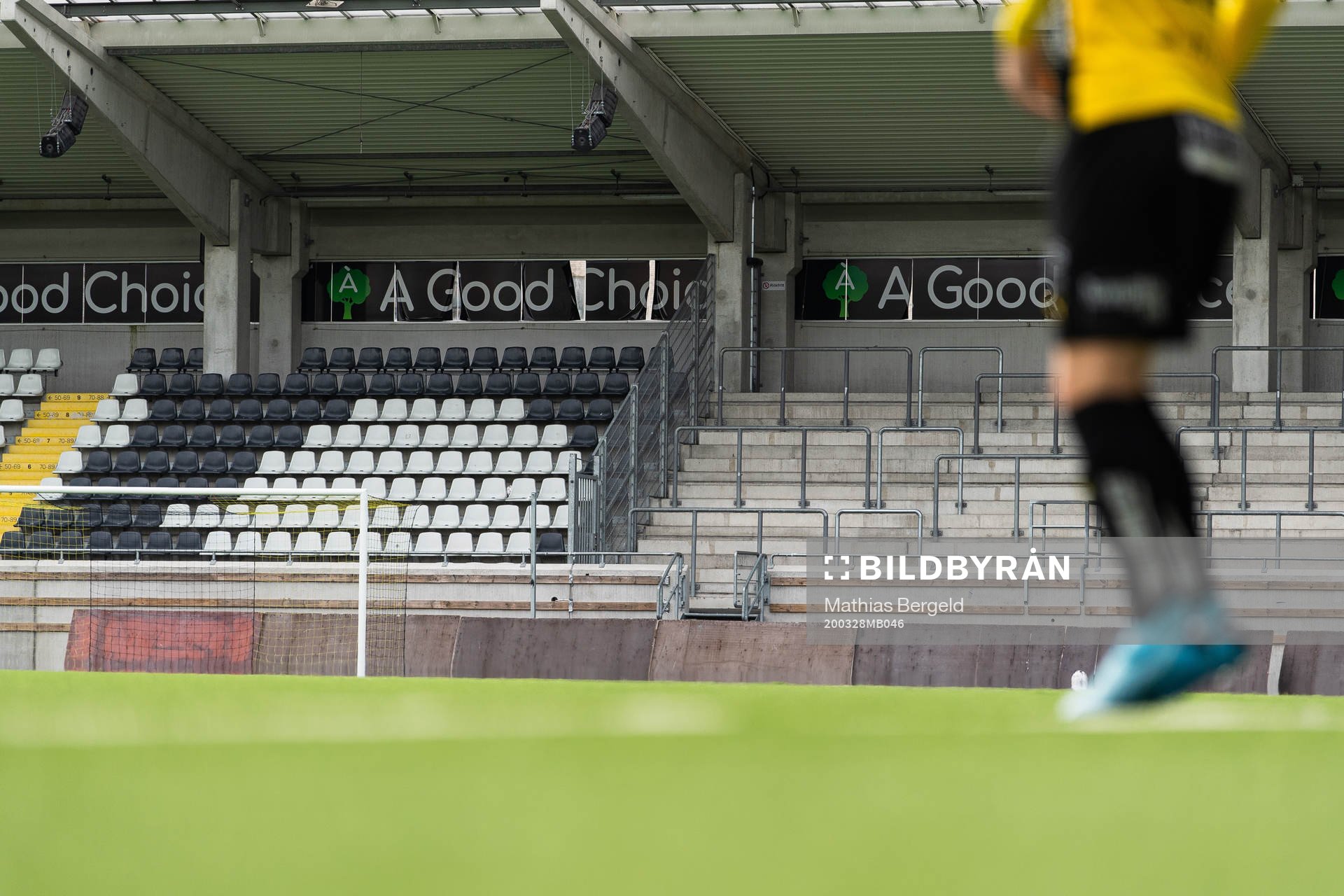 Bravida Arena med tomma läktare på grund av coronaviruset
