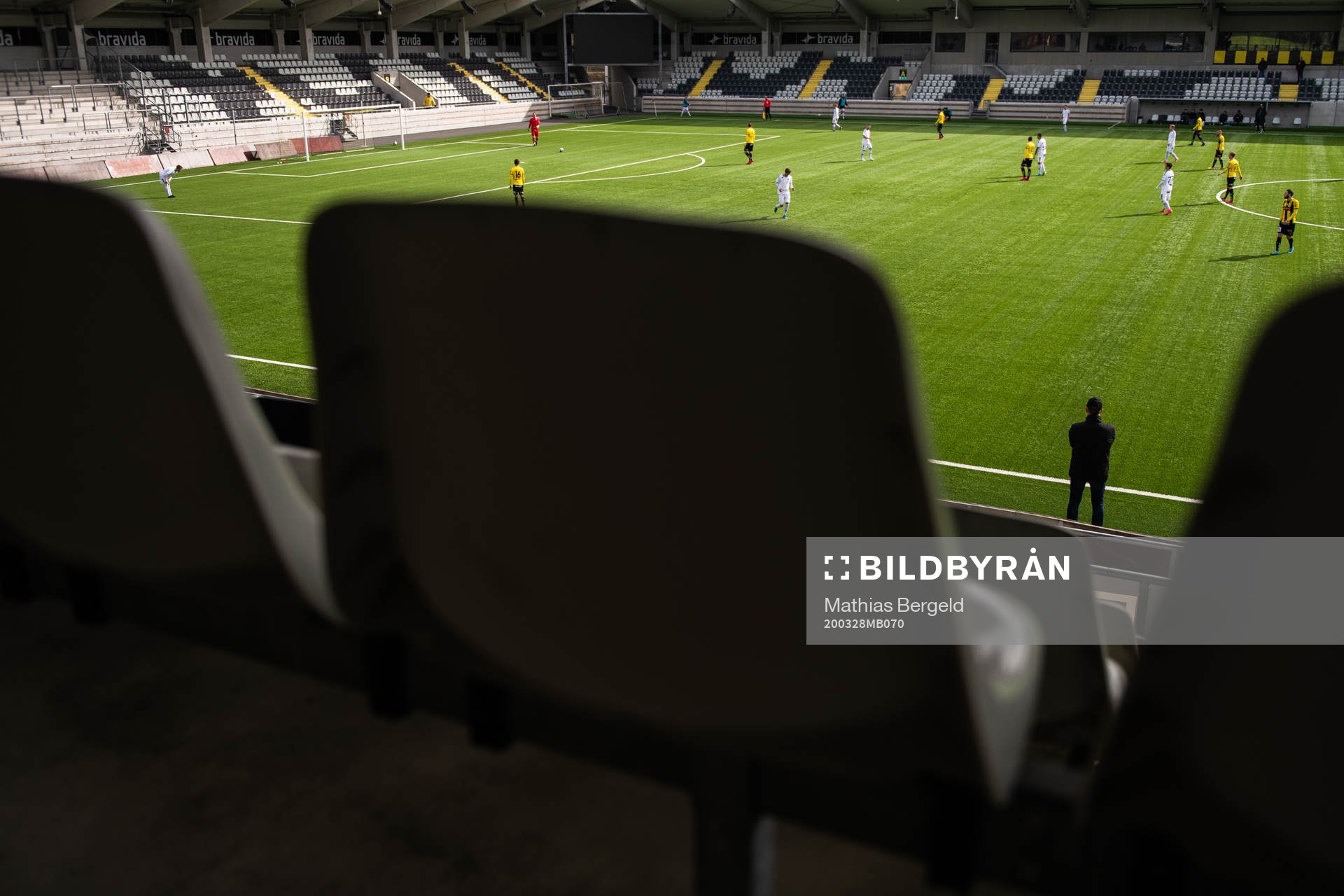 Bravida Arena med tomma läktare på grund av coronaviruset
