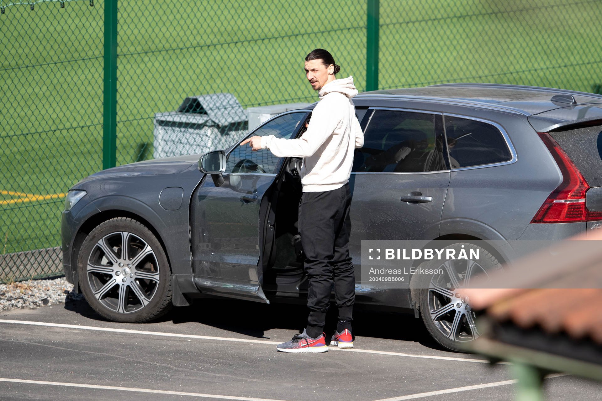 Zlatan Ibrahimovic leaves Hammarbys training facilities