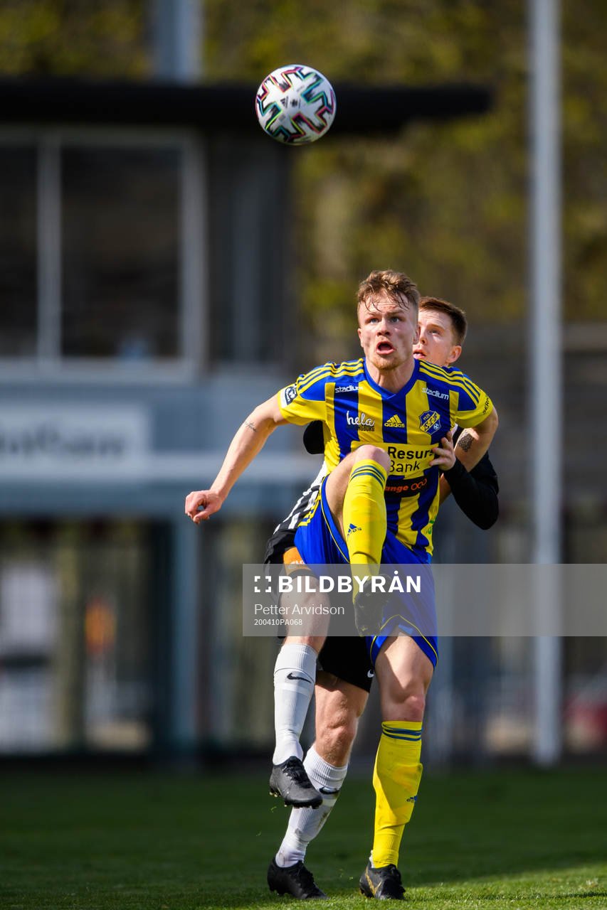 Eskilsminnes Isak Petersson och Landskronas Dennis Olofsson