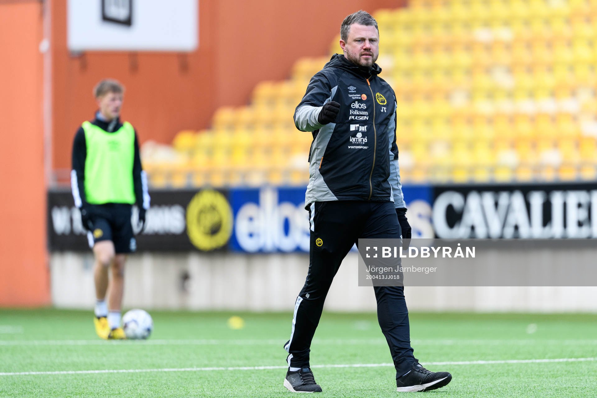 manager Jimmy Thelin