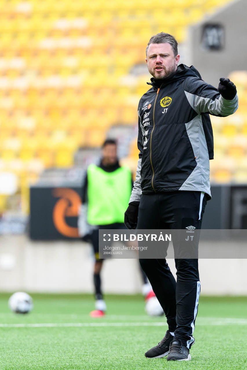 manager Jimmy Thelin
