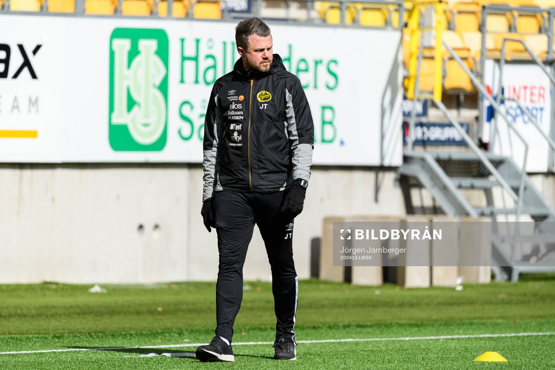 manager Jimmy Thelin