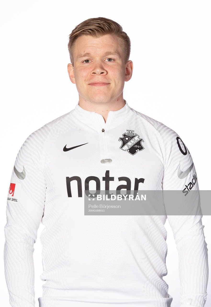 AIK Fysioterapeut Oskar Ek poserar för ett porträtt den 16 april 2020 i Stockholm.