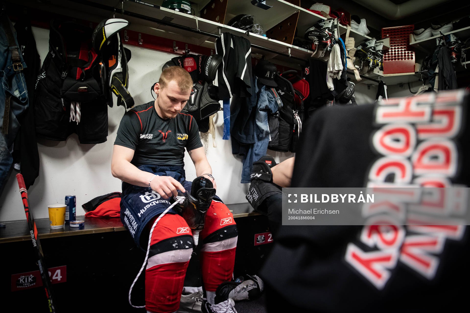 Lias Andersson innan en träning i ishockey