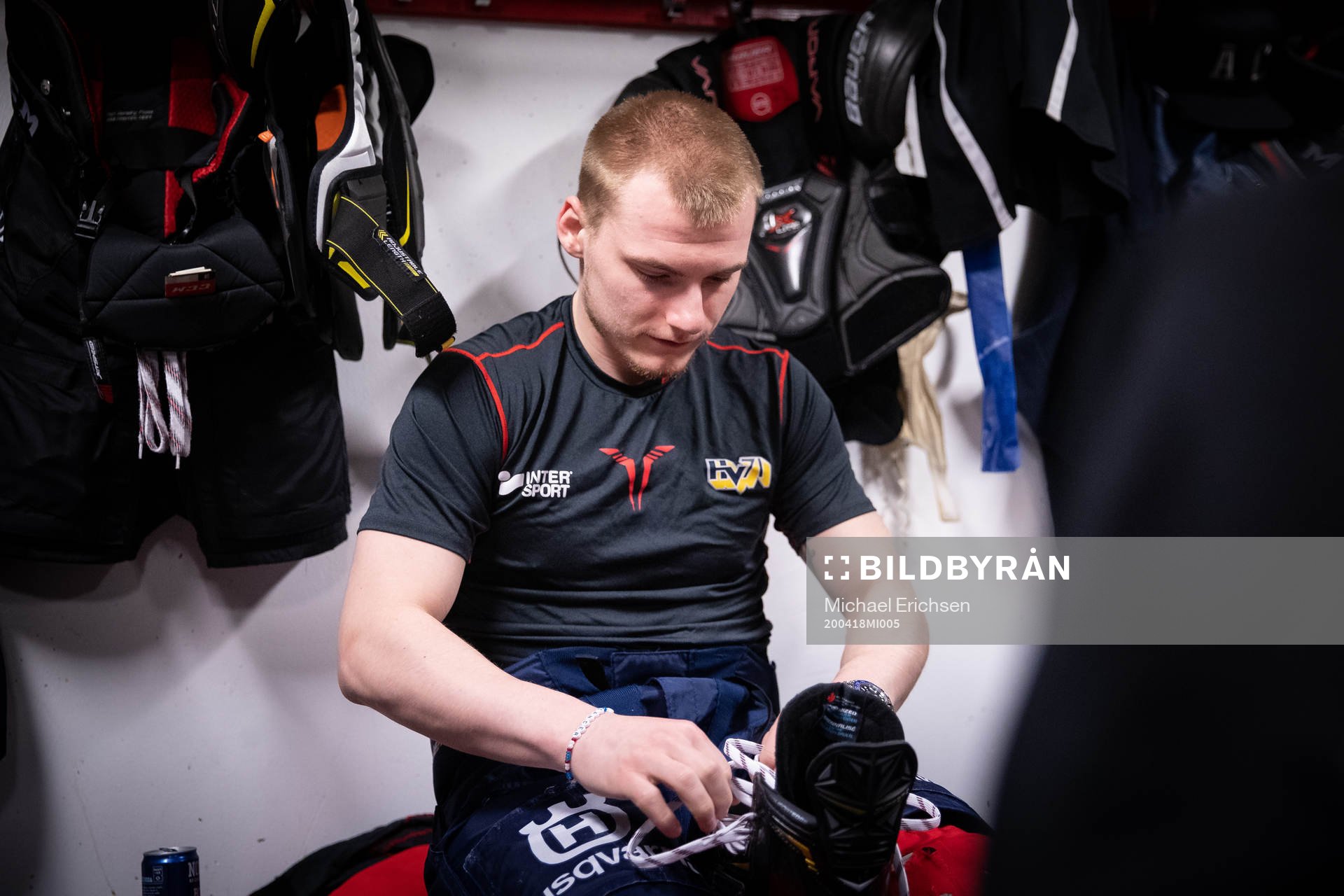 Lias Andersson innan en träning i ishockey