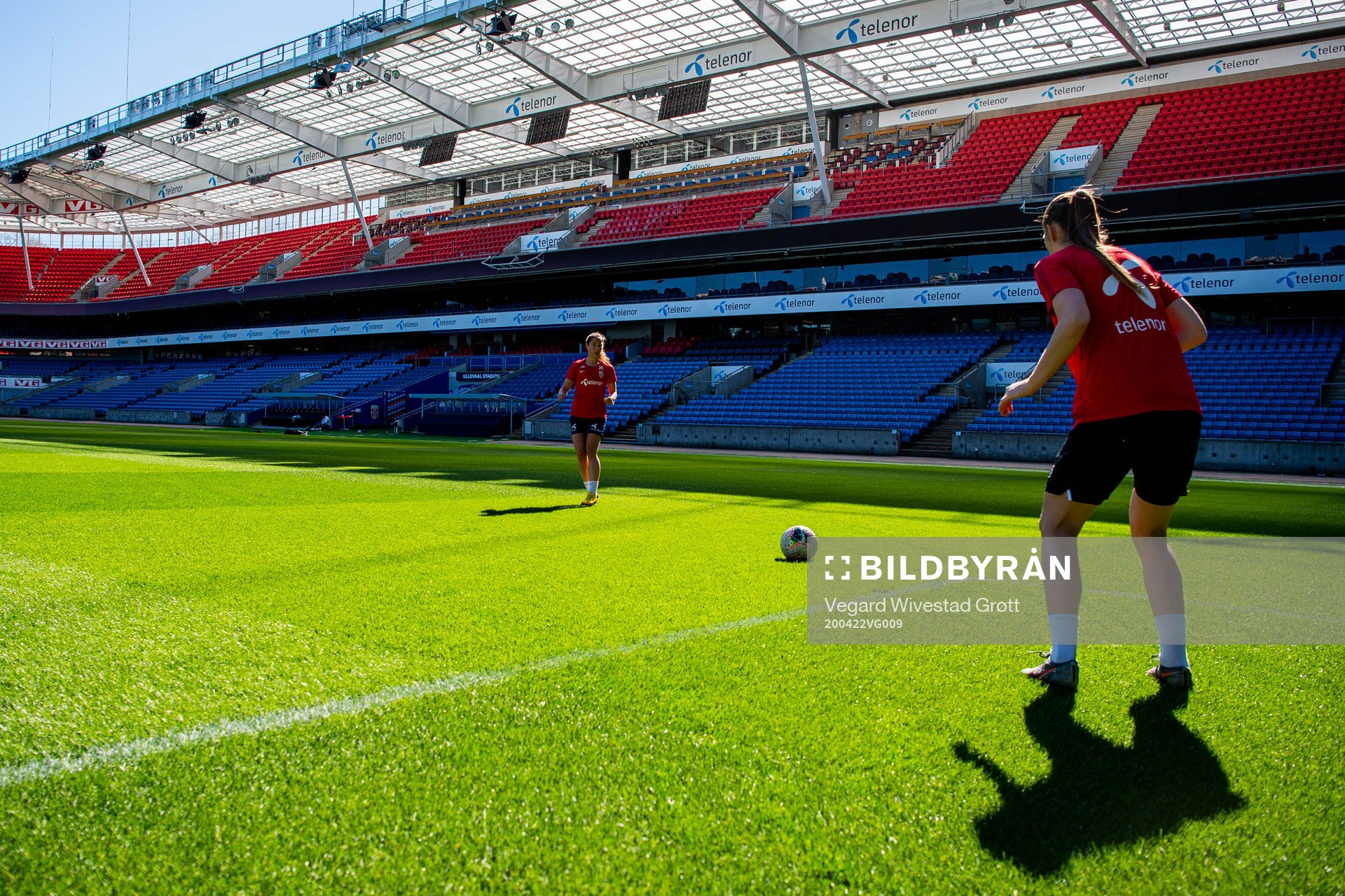 Ingrid Moe Wold and goalkeeper Cecilie Hauståker