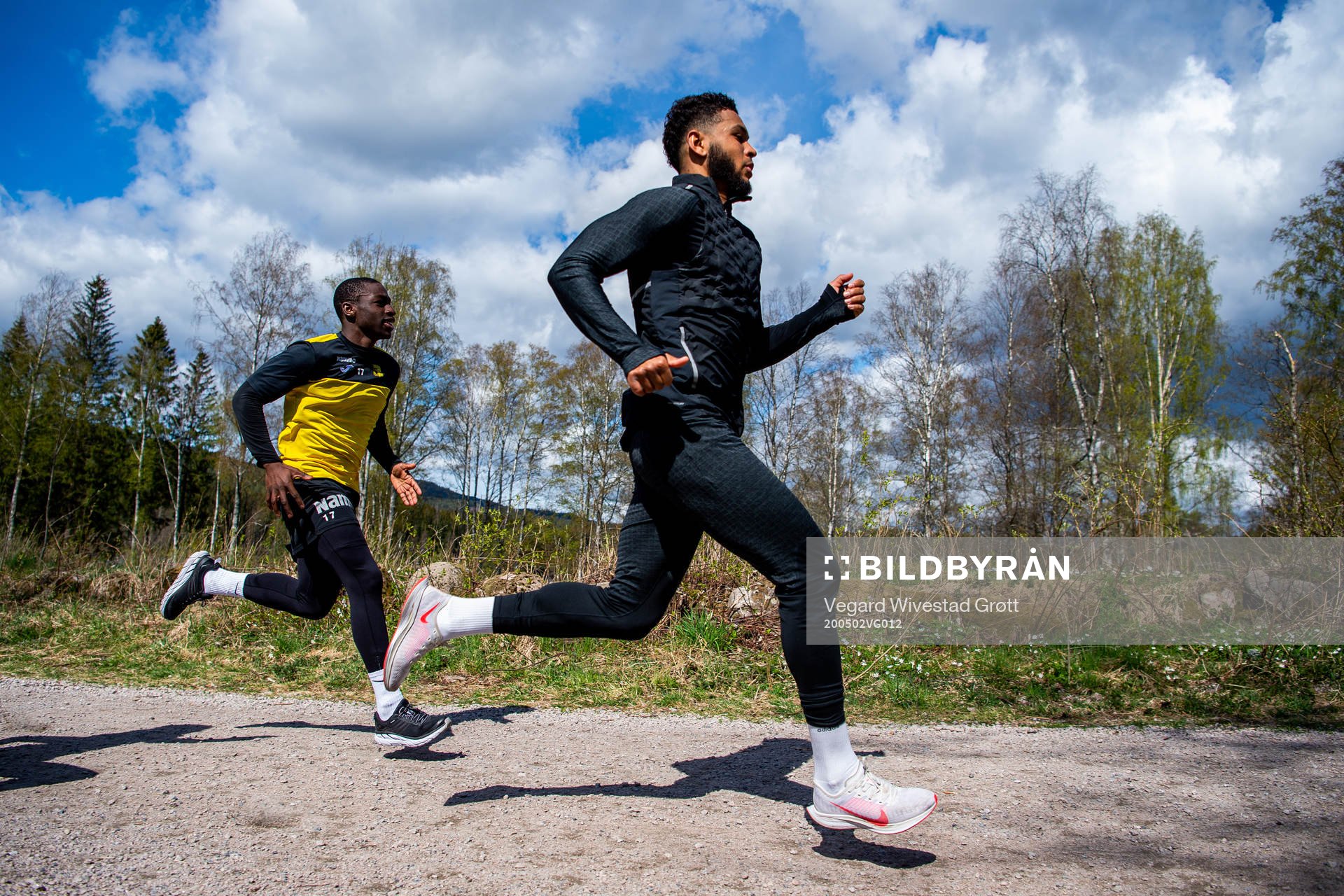 Solomon Owusu of Raufoss and Joshua King of the Norwegian