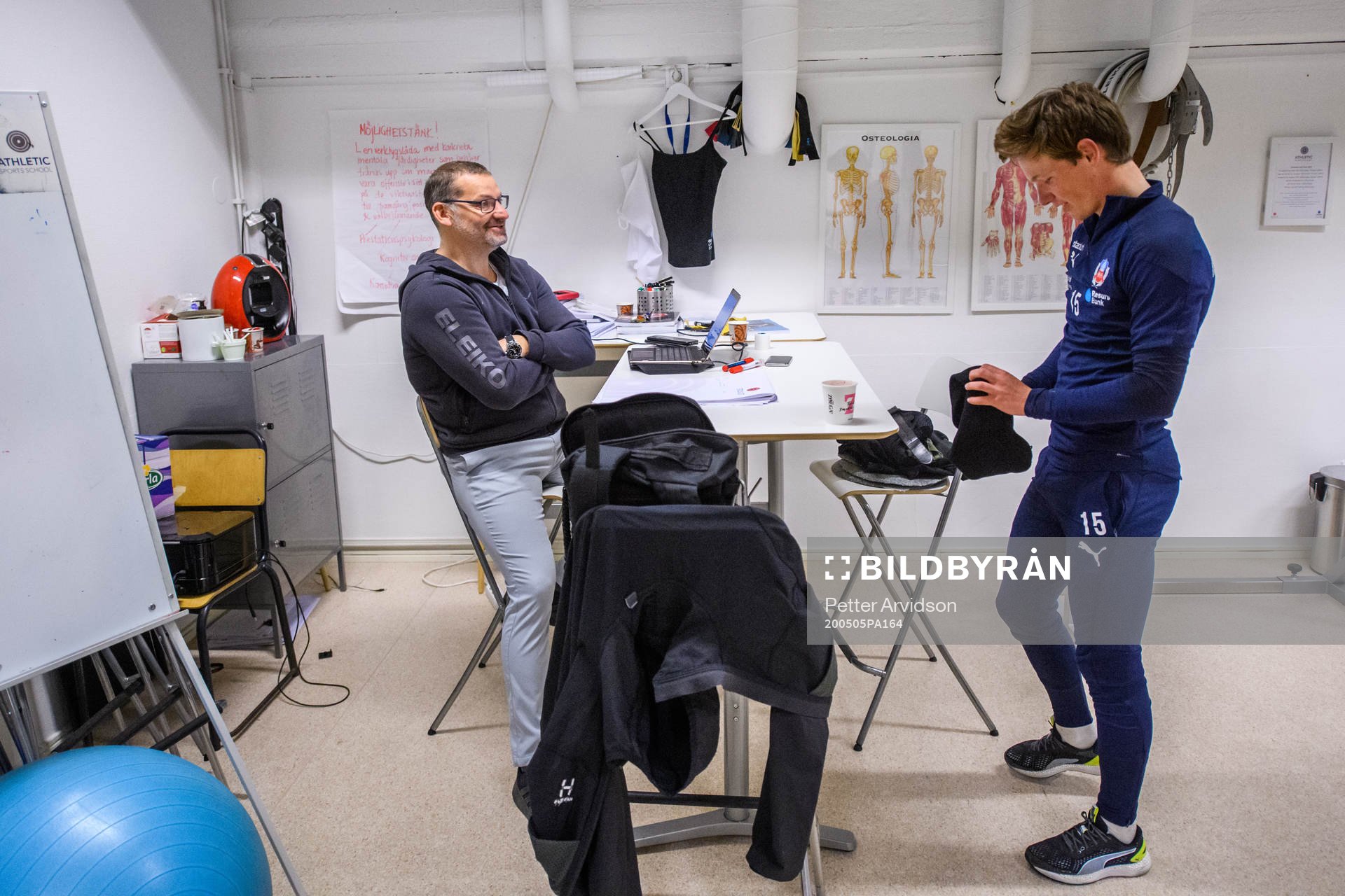 Helsingborgs Max Svensson tränar i gymmet med sin personliga tränare Anders Lindsjö den 5 maj 2020 i Helsingborg.