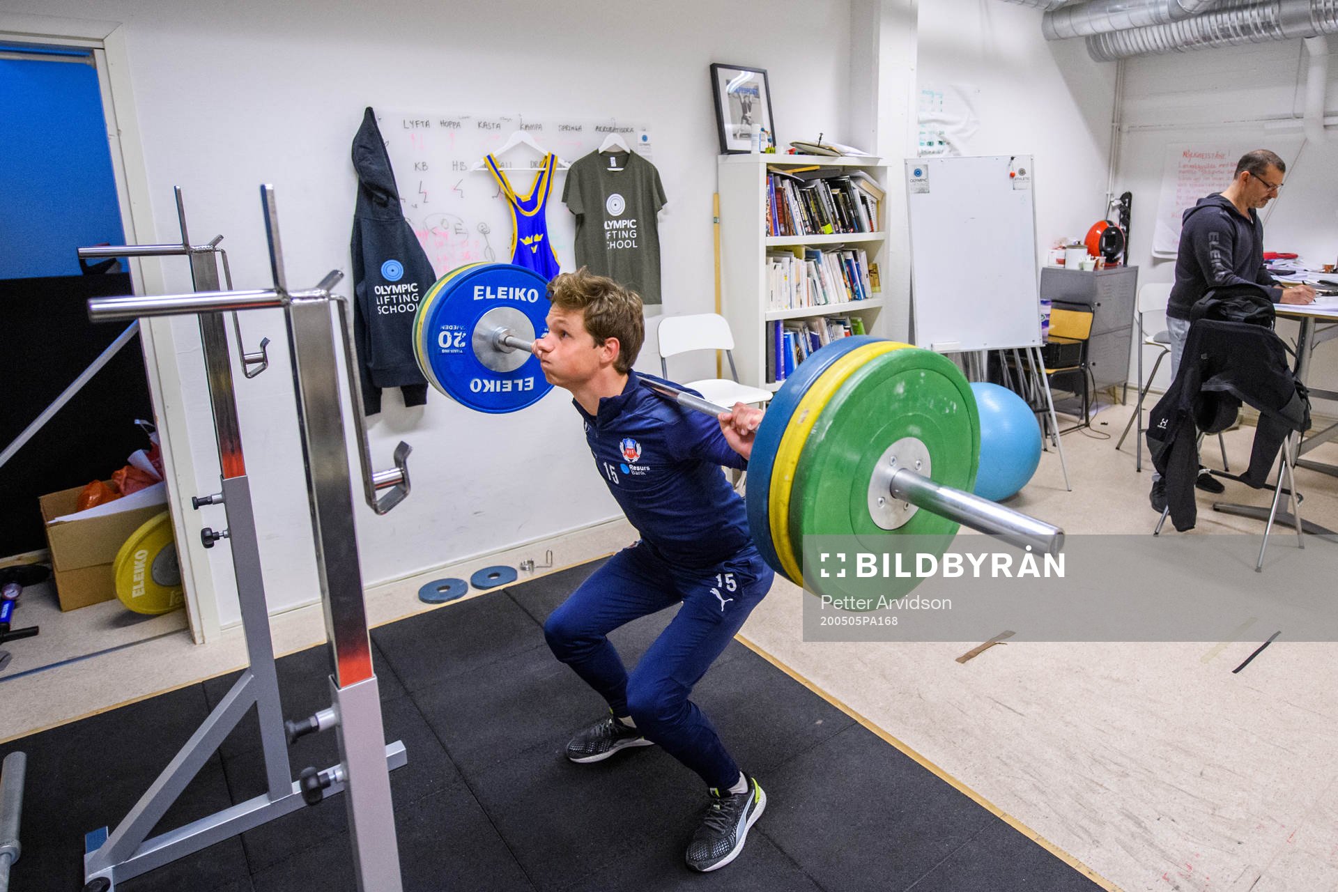 Helsingborgs Max Svensson tränar i gymmet med sin