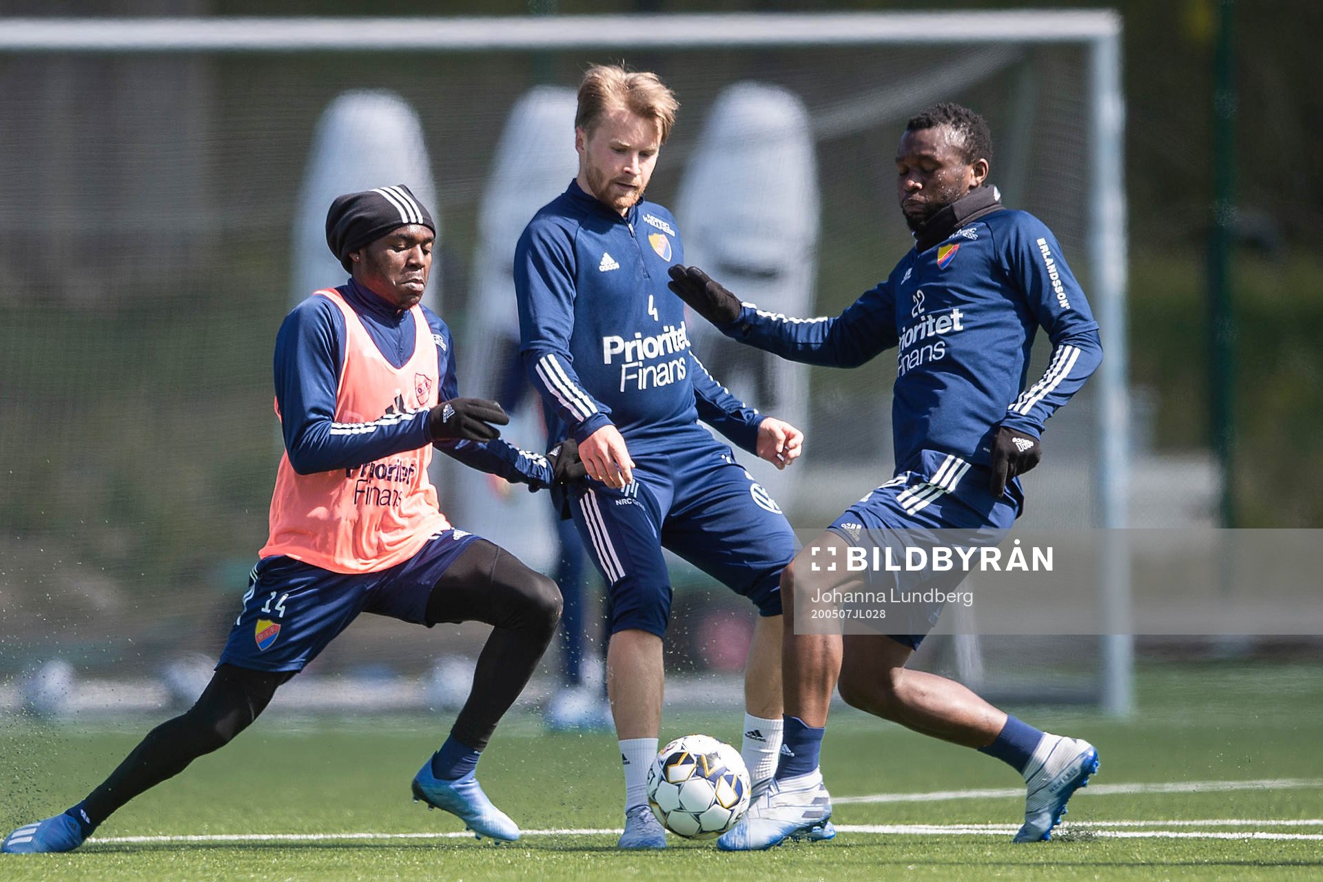 Edward Chilufya. Jacob Une Larsson och Emmanuel Banda