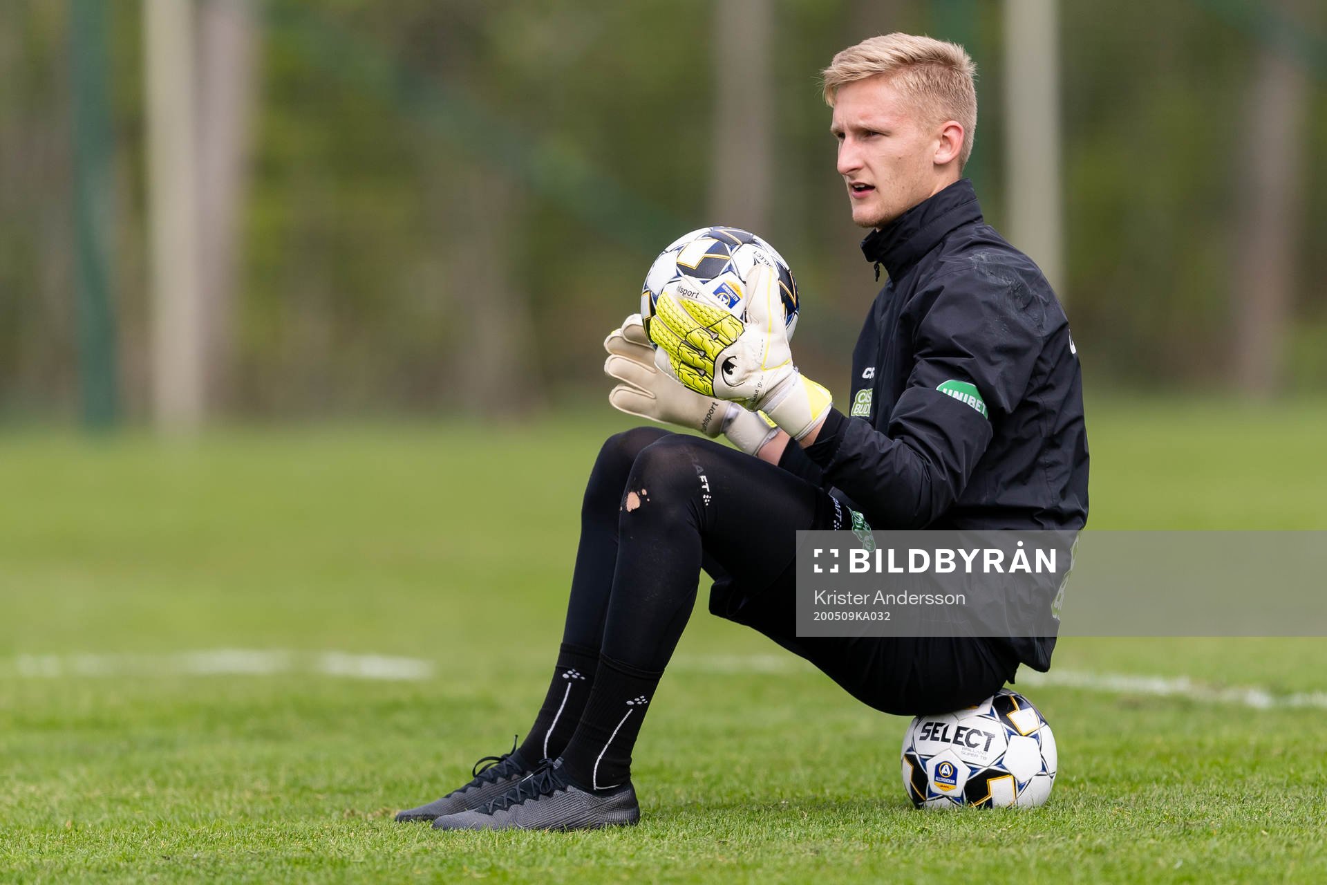 Varbergs målvakt Albin Svensson under en fotbollsträning med Varbergs Bois den 9 maj 2020 i Varberg.
