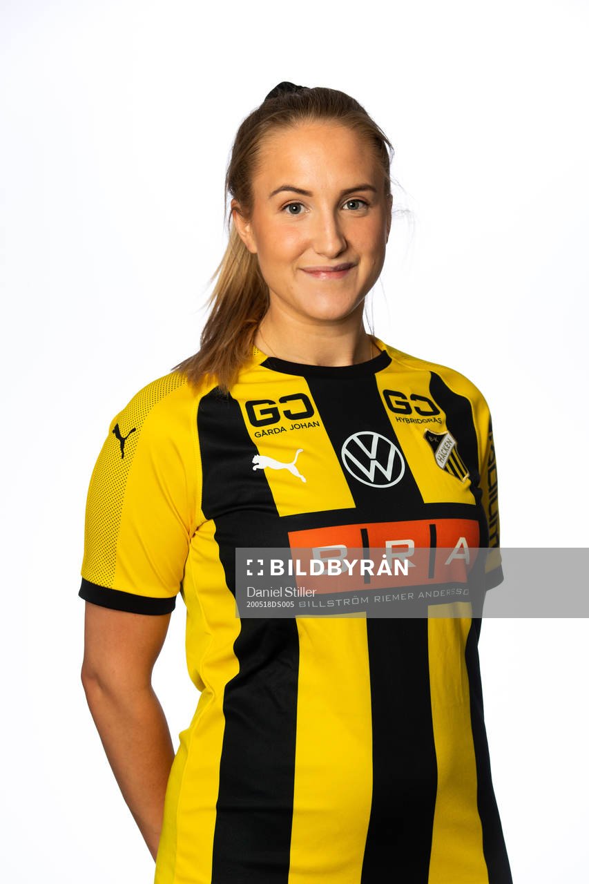 Hanna Ahl i häckens damlag