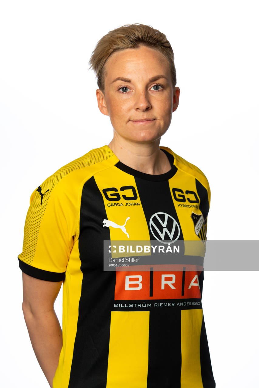Elin Nilsen i häckens damlag