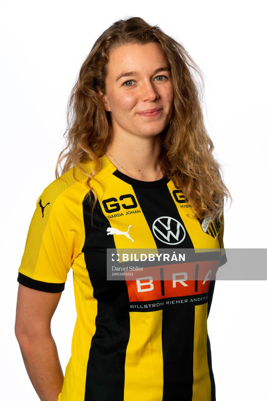Joline Öst i häckens damlag