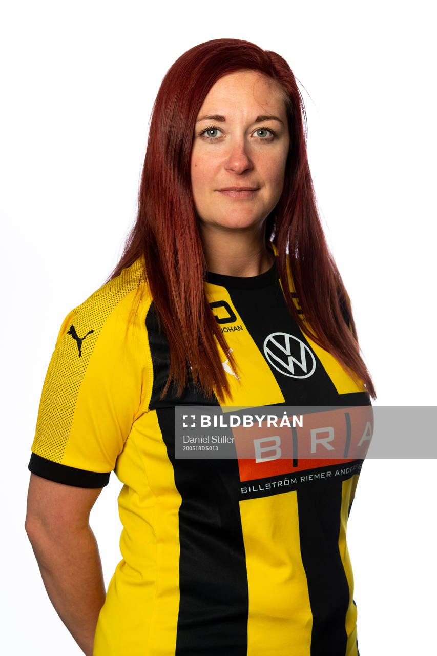 Rebecca Elf i häckens damlag poserar för ett porträtt den 18 maj 2020 i Göteborg.